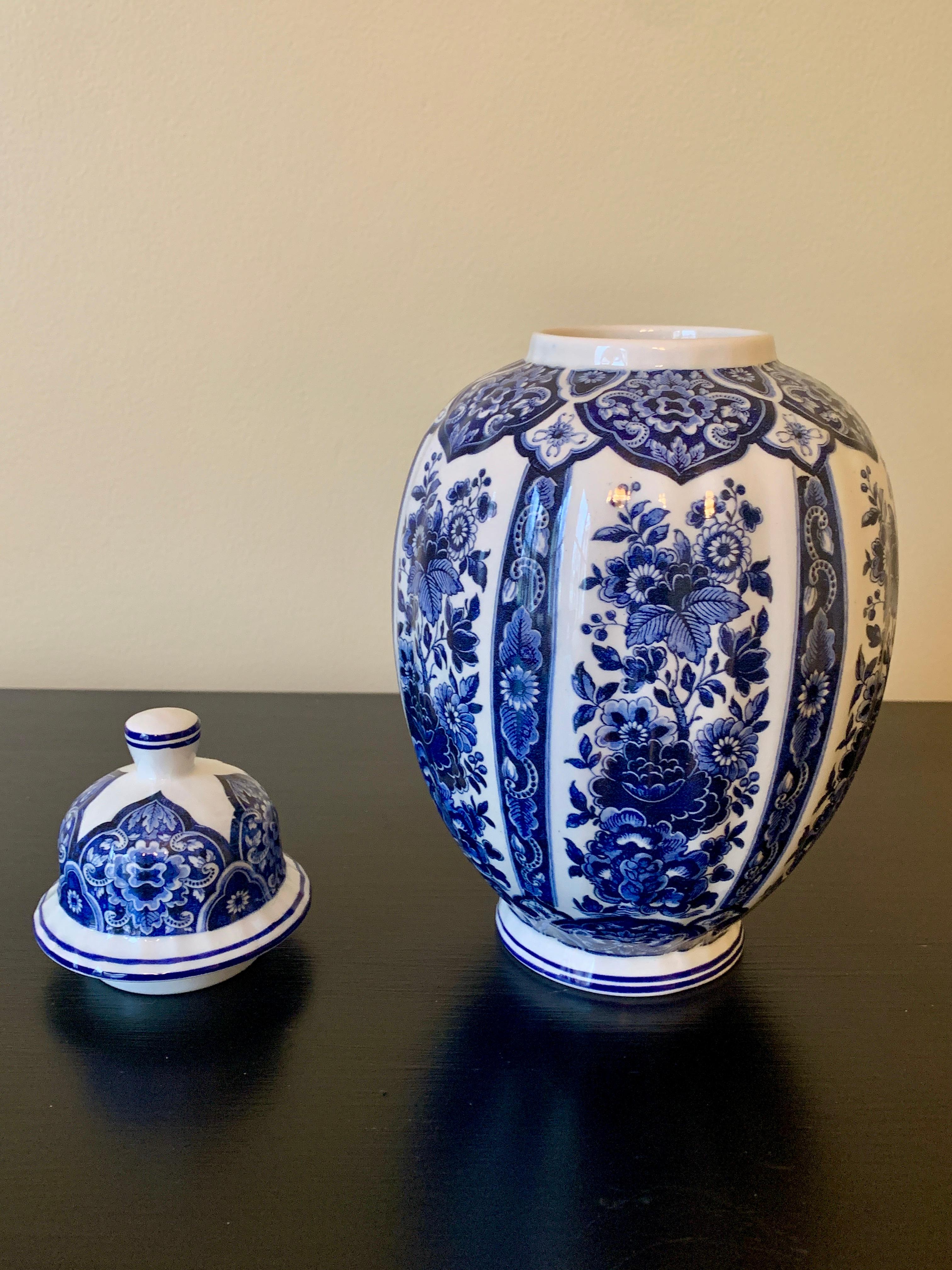 Pot à gingembre italien Delfts bleu et blanc de style chinoiserie par Ardalt  2