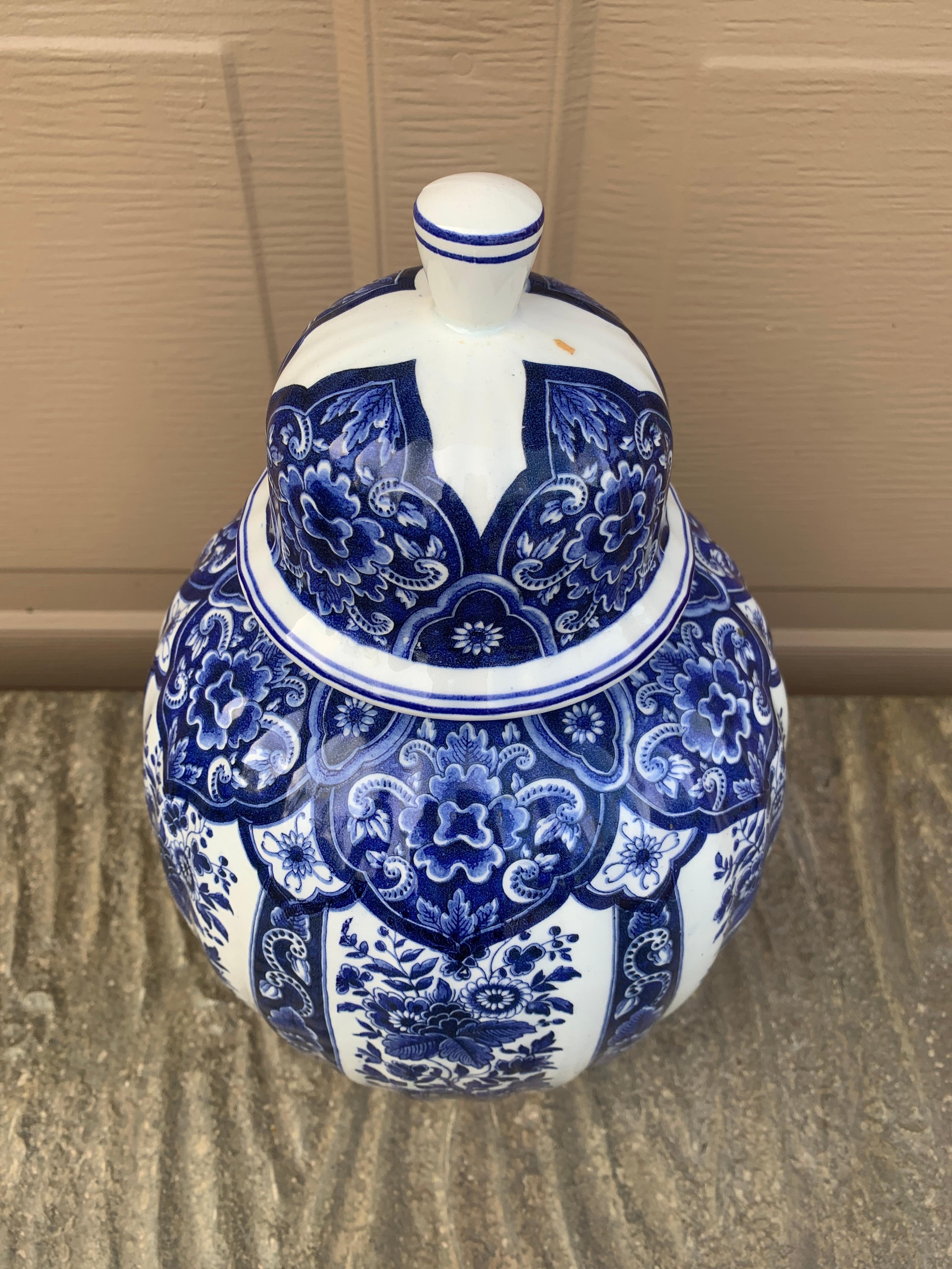 Jarra de jengibre de porcelana chinoiserie azul y blanca italiana Delfts en venta 2