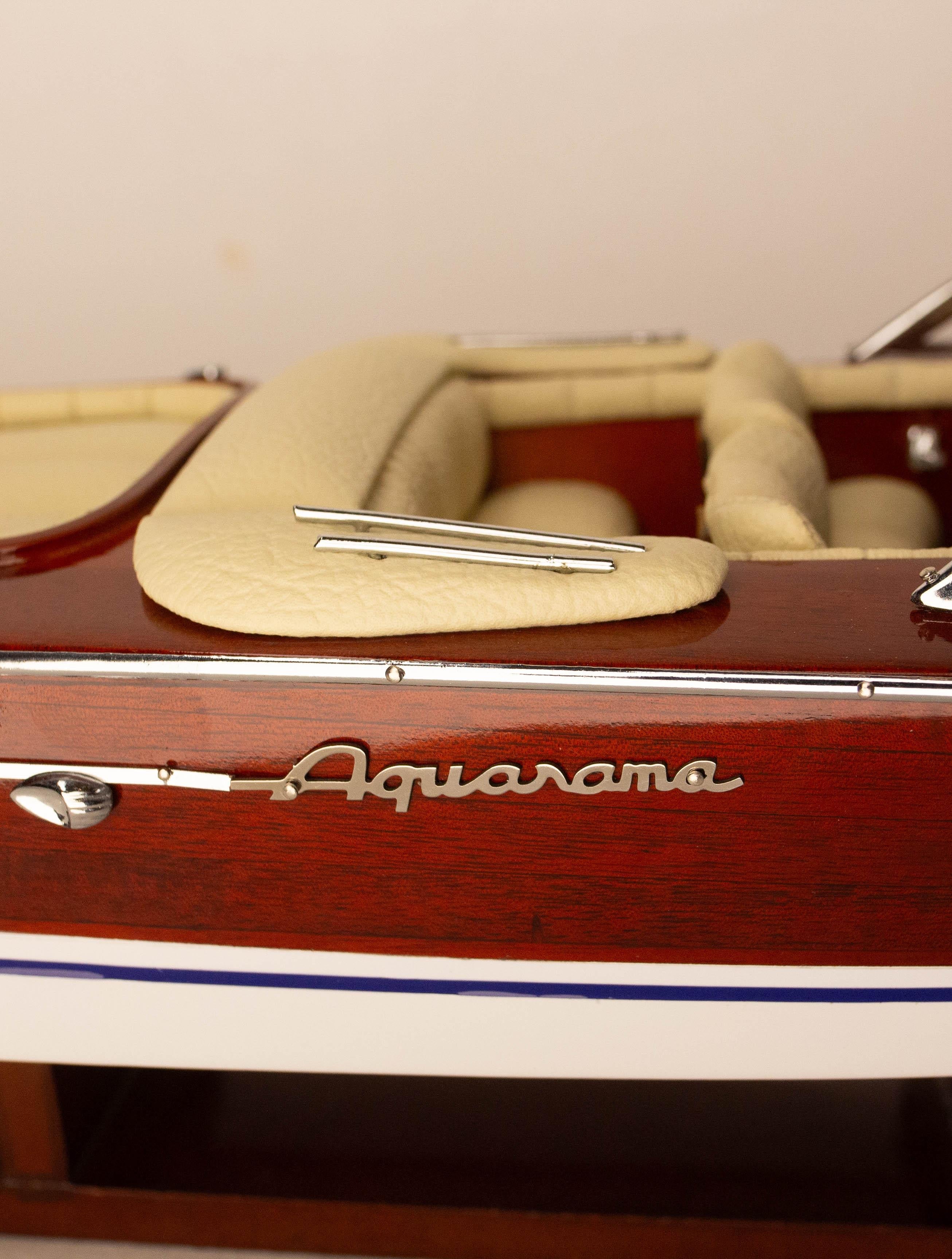Italian Deluxe Model Boat Aquarama Riva, circa 1980 4