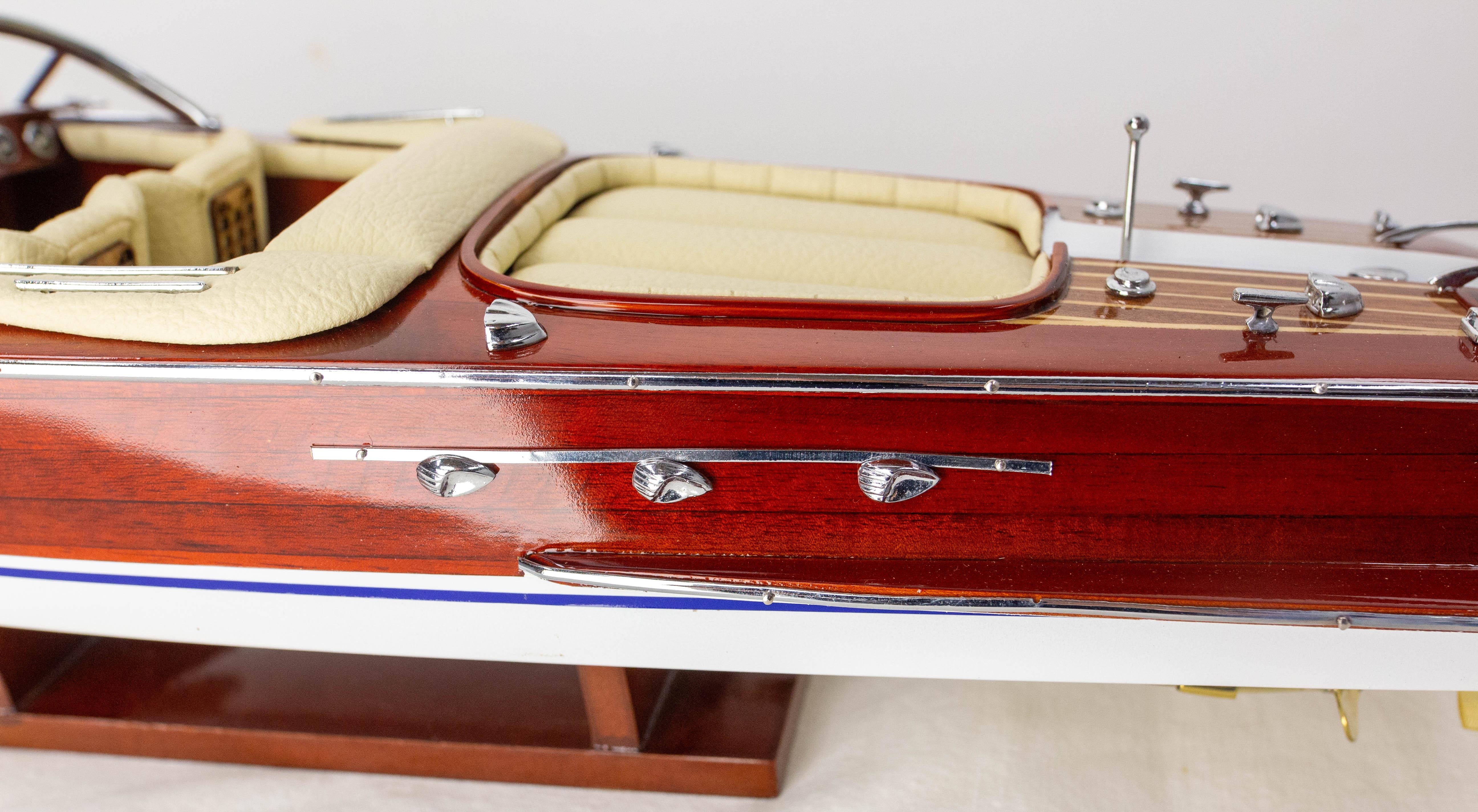 Late 20th Century Italian Deluxe Model Boat Aquarama Riva, circa 1980