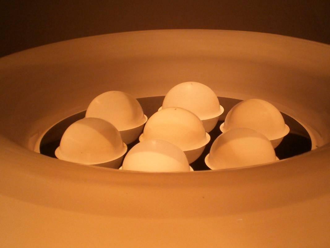 Mid-20th Century Italian Design 1960s Milky Murano Bubbles Glass Steel Table Lamp For Sale