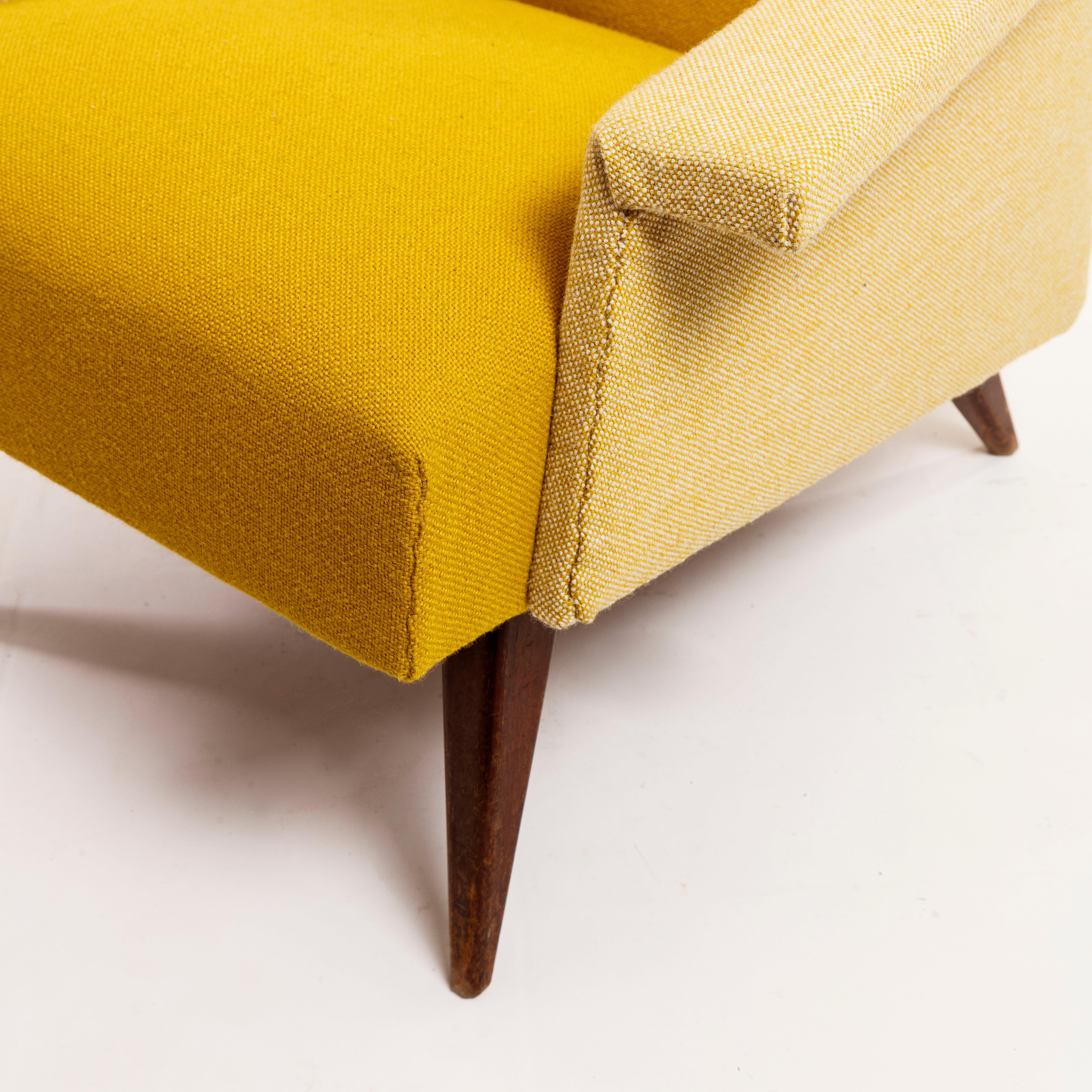 *Italian design Armchair Yellow Reupholstered For Sale 7