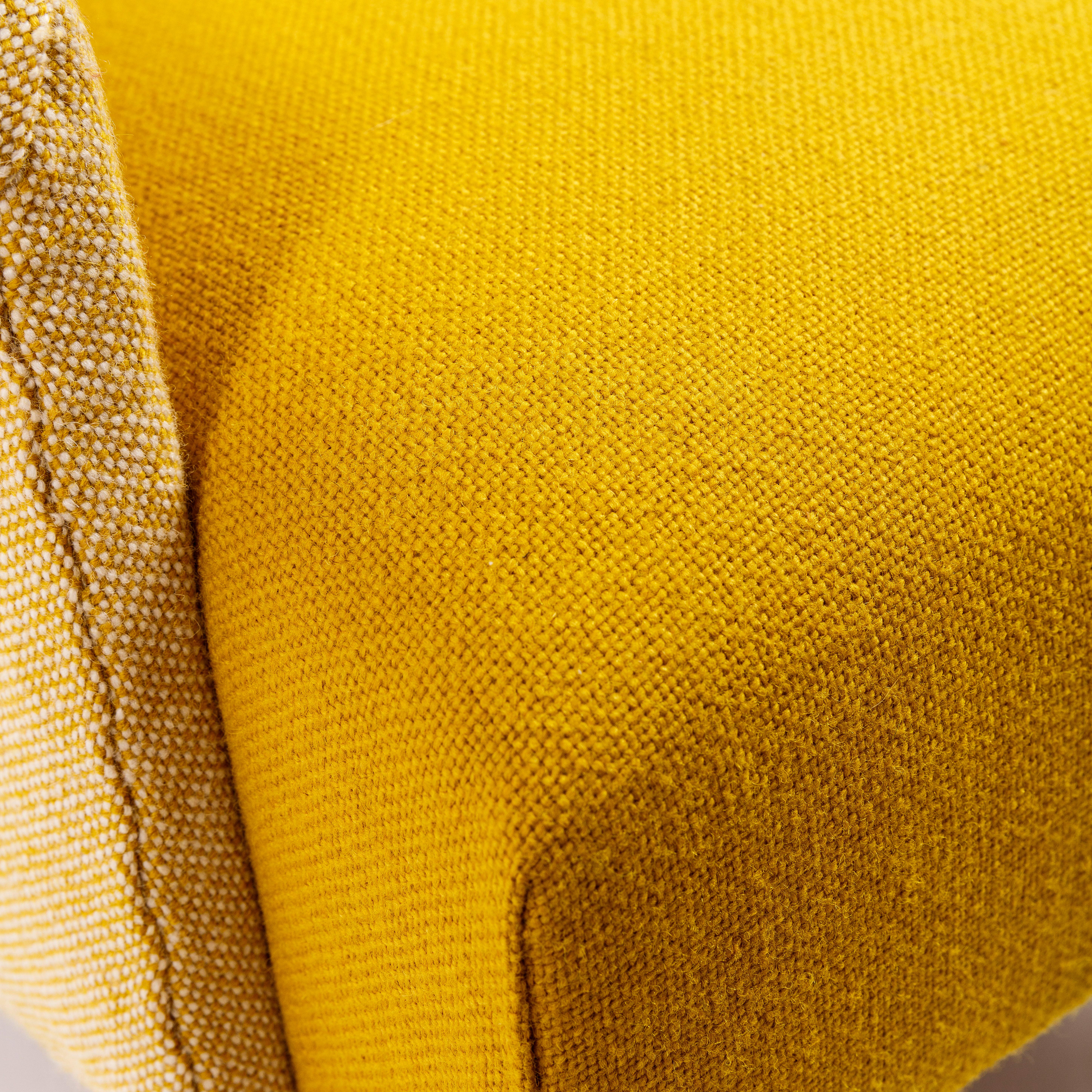 *Italian design Armchair Yellow Reupholstered For Sale 9