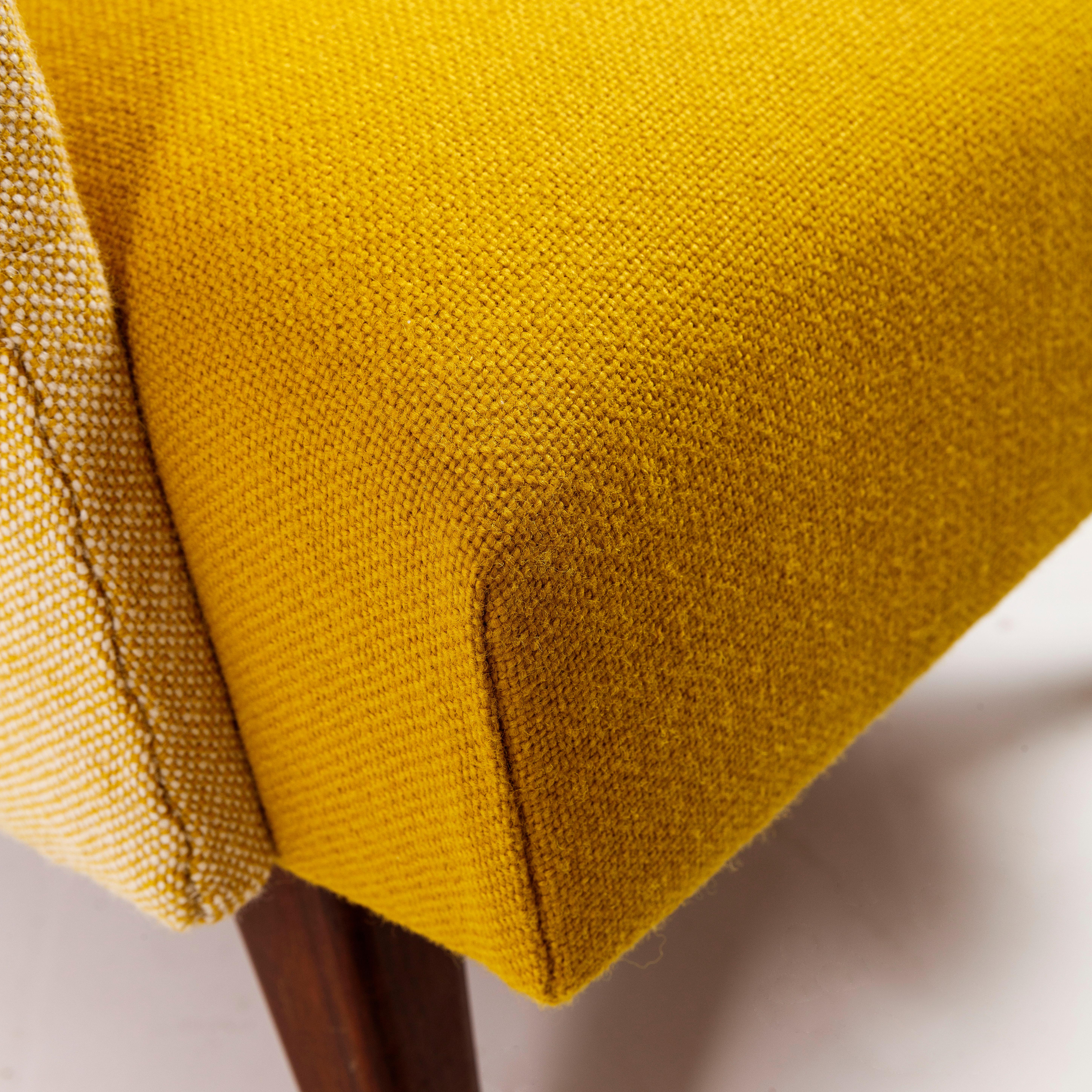 *Italian design Armchair Yellow Reupholstered For Sale 10
