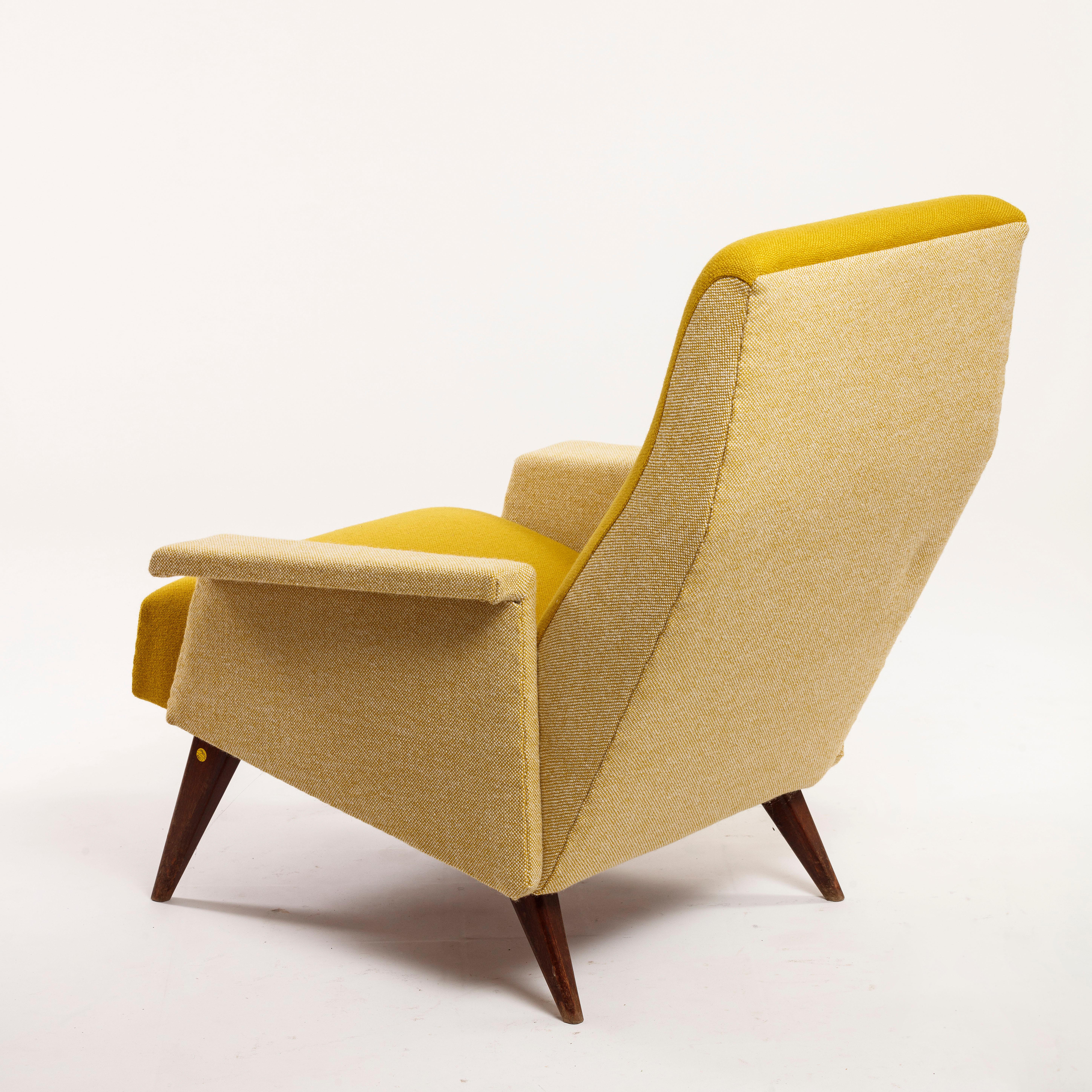 *Italian design Armchair Yellow Reupholstered For Sale 1
