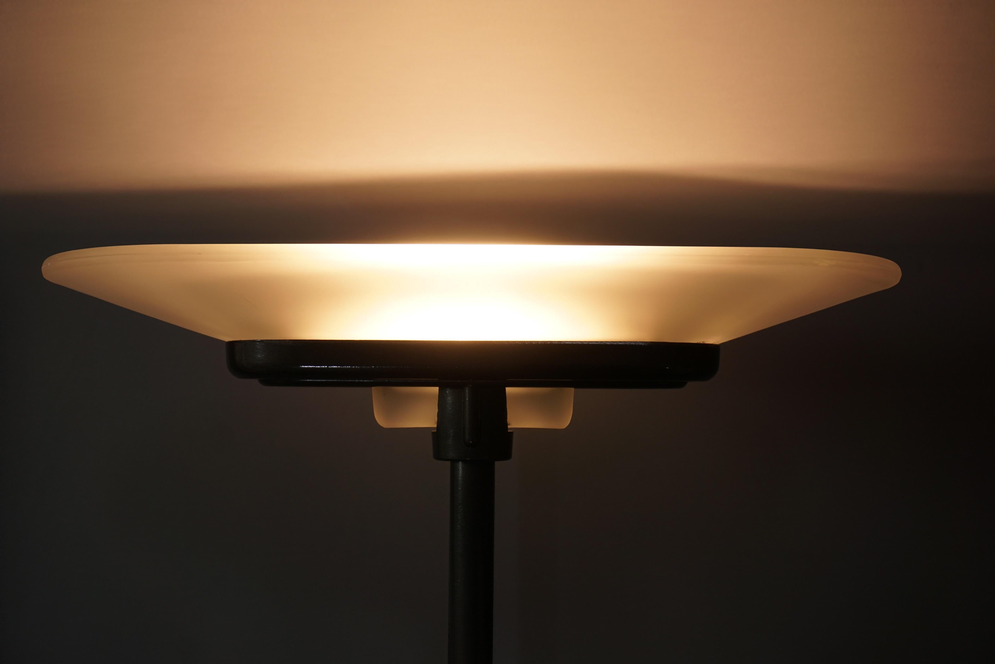 Lampadaire Arteluce de conception italienne Modèle Jill 7