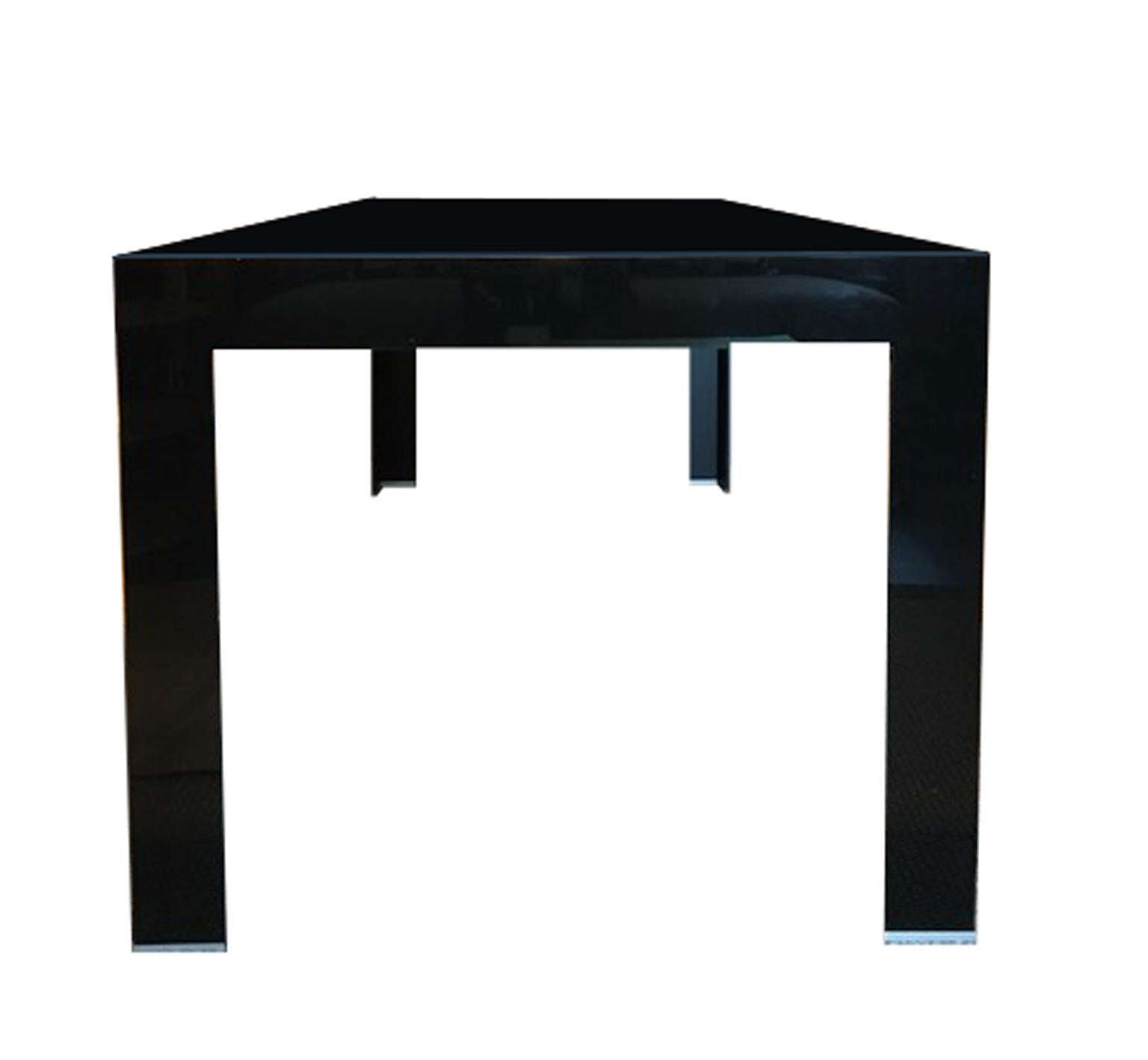 Italian Design Black Glass Dining Table in Minimal Style Contemporary Production For Sale 5