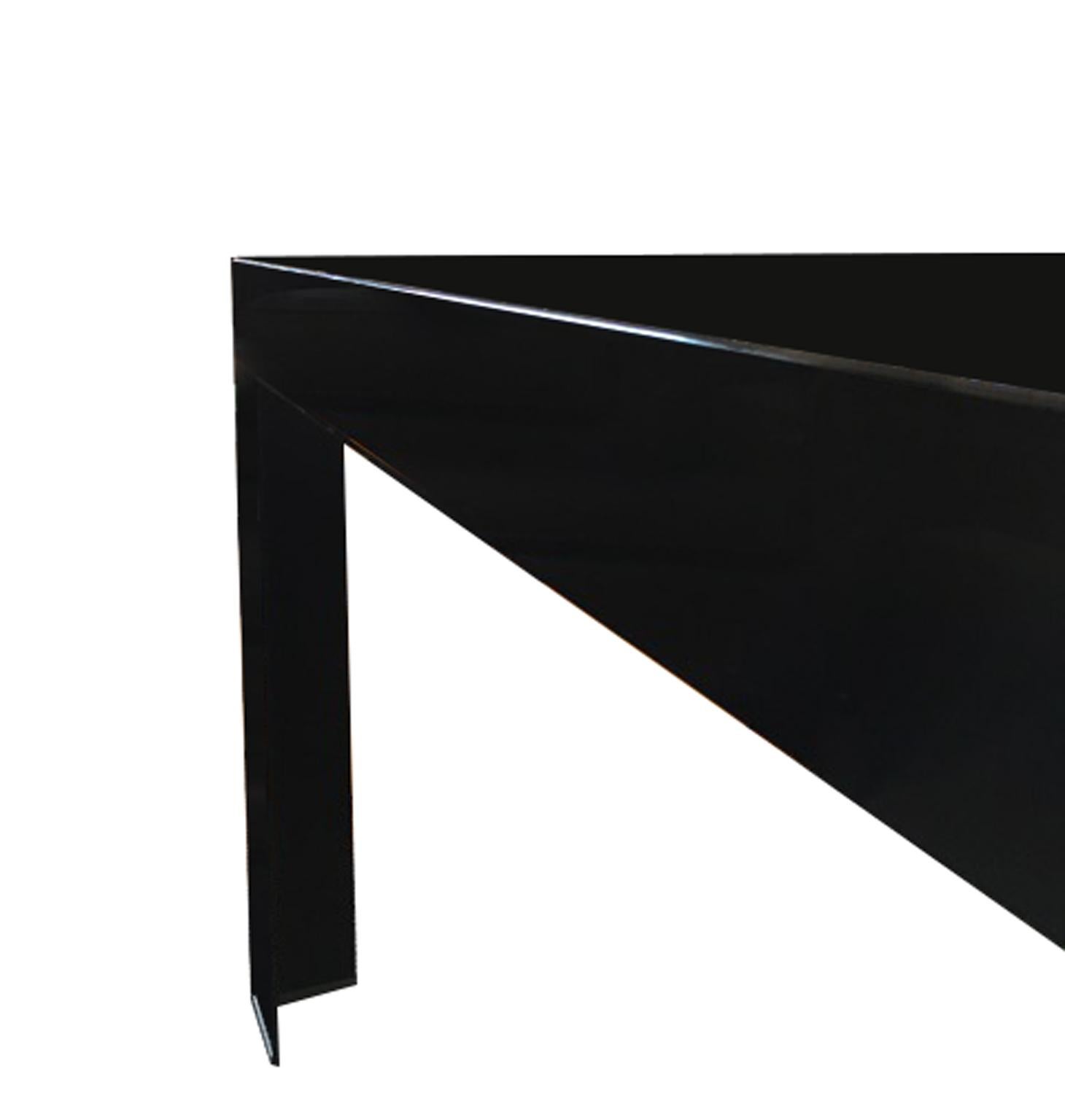 Italian Design Black Glass Dining Table in Minimal Style Contemporary Production For Sale 12