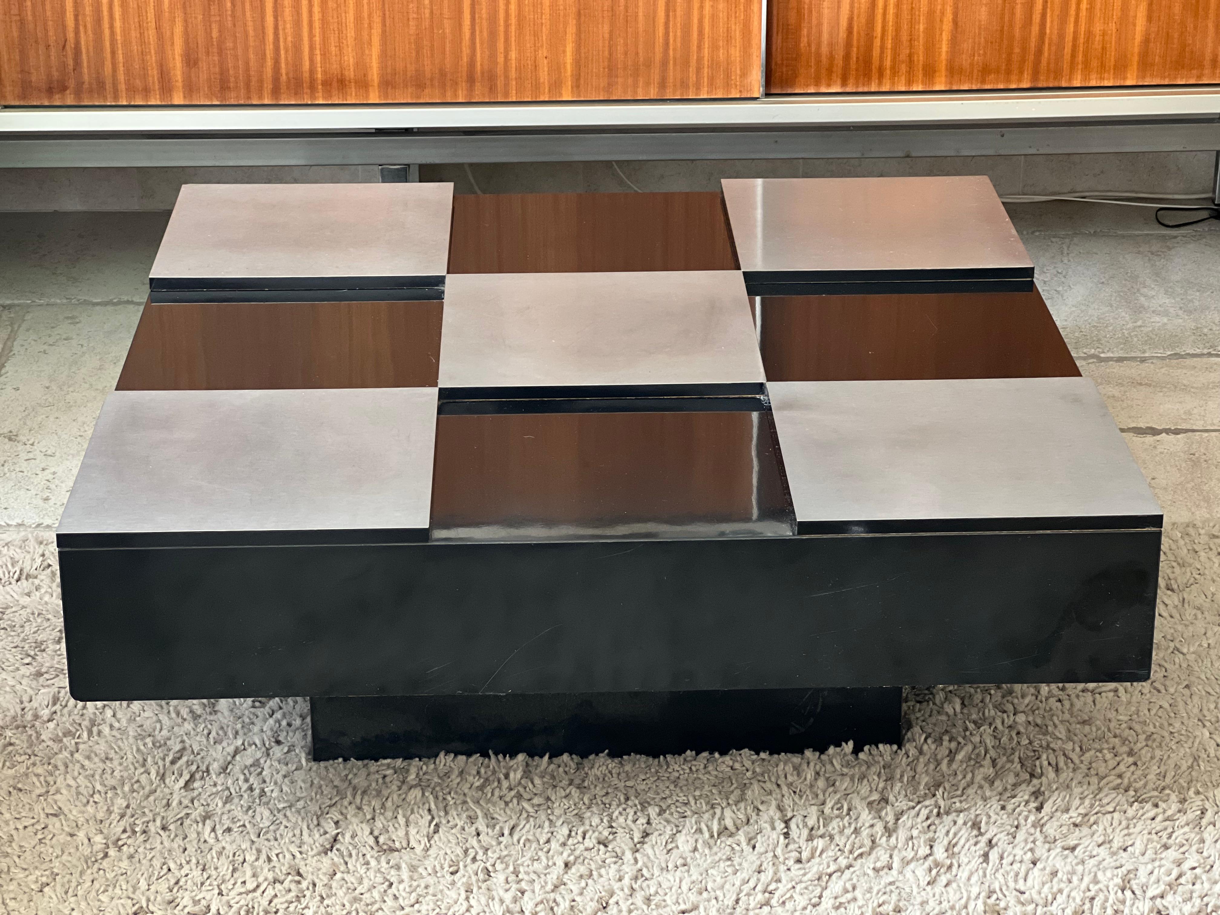 Late 20th Century Italian Design, Coffee Table in the style of Willy Rizzo 1970 For Sale
