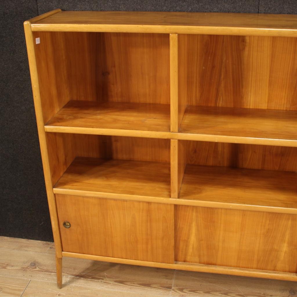 Italian Design Bookcase in Exotic Wood, 1960-1970 For Sale 6