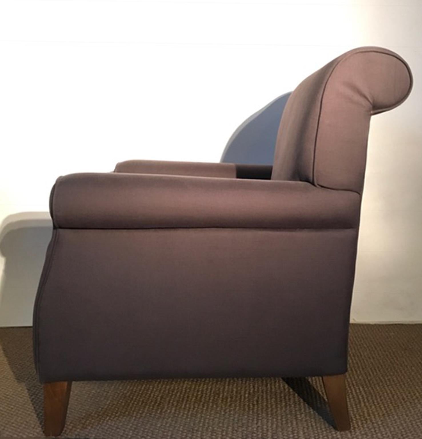 Italien Zeitgenössisches Design Kaffee Farbe Leinen gepolstert Sessel (Moderne) im Angebot