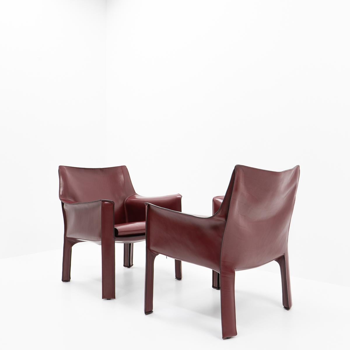 Italian Design Cab 414 Armchairs by Mario Bellini for Cassina, Set of 2 In Good Condition In Renens, CH