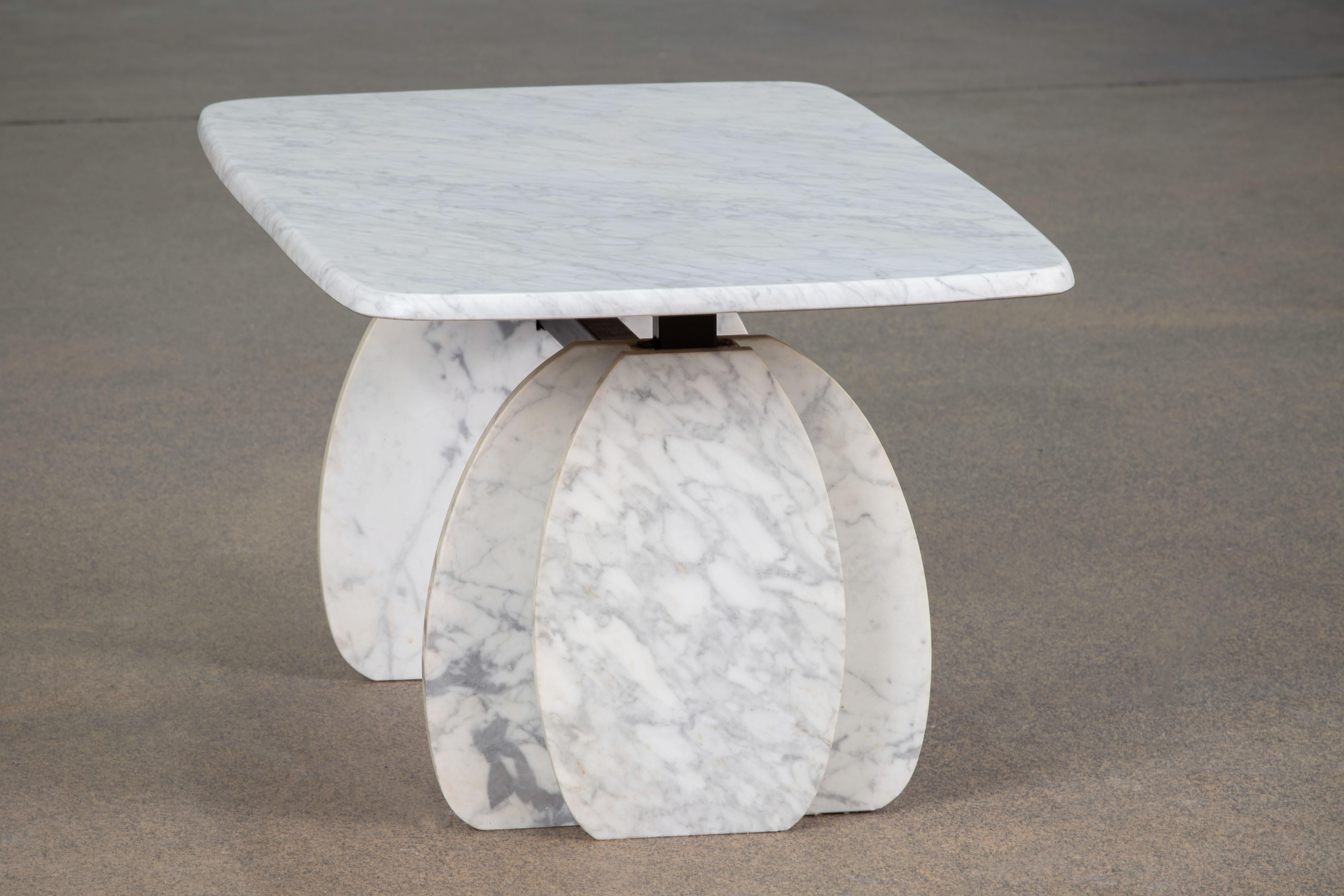 Italian design Carrara Marble Coffee Table 1970 In Good Condition In Wiesbaden, DE