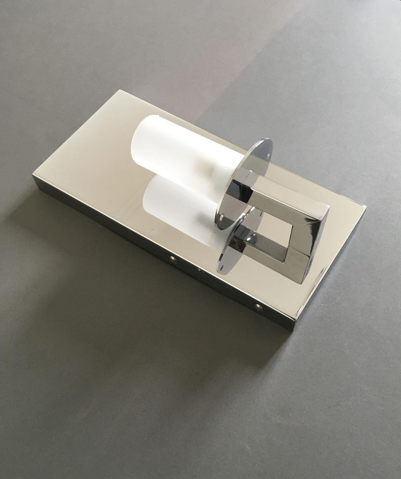 Italy Mid-Century Modern Style Metal Chrome Wall Lights For Sale 11