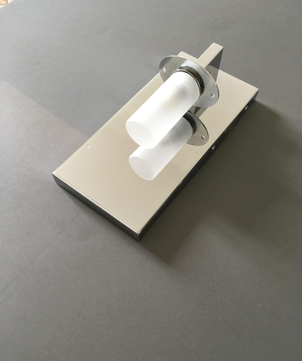 Italy Mid-Century Modern Style Metal Chrome Wall Lights For Sale 2