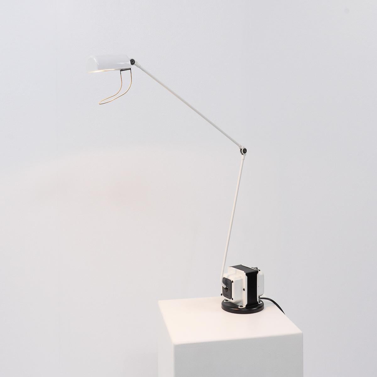 Klassische italienische Lumina Daphine-Tischlampe im italienischen Design von Tommaso Cimini, 1980er Jahre (Italienisch) im Angebot