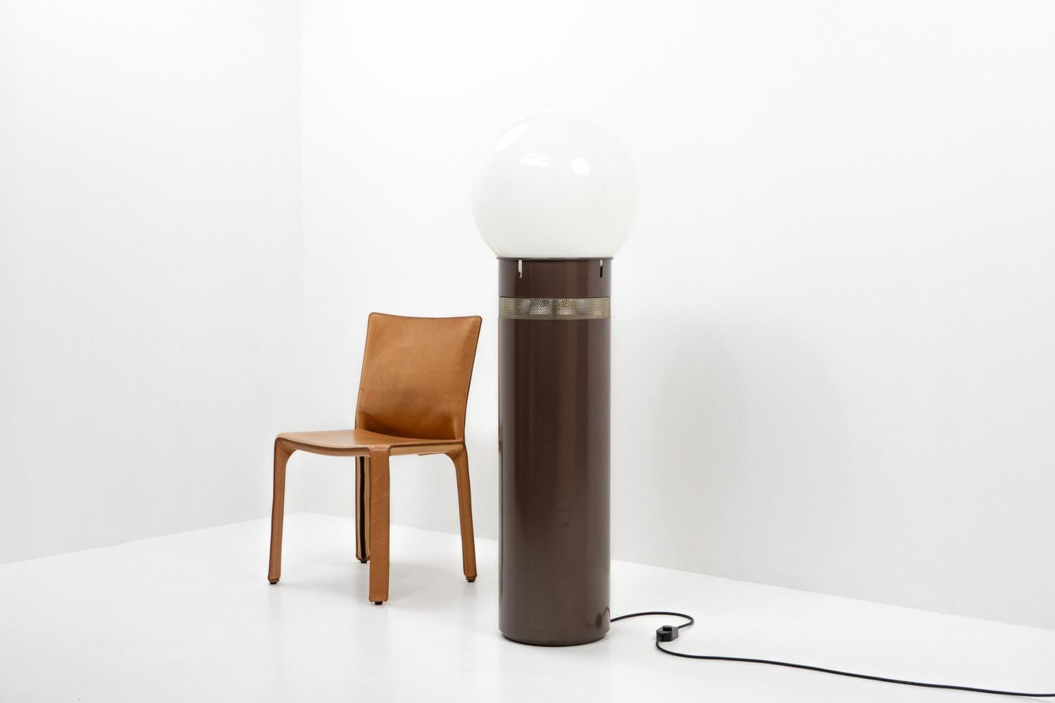 Italian Design Classic Oracolo Floor Lamp by Gae Aulenti for Artemide, 1960s 1