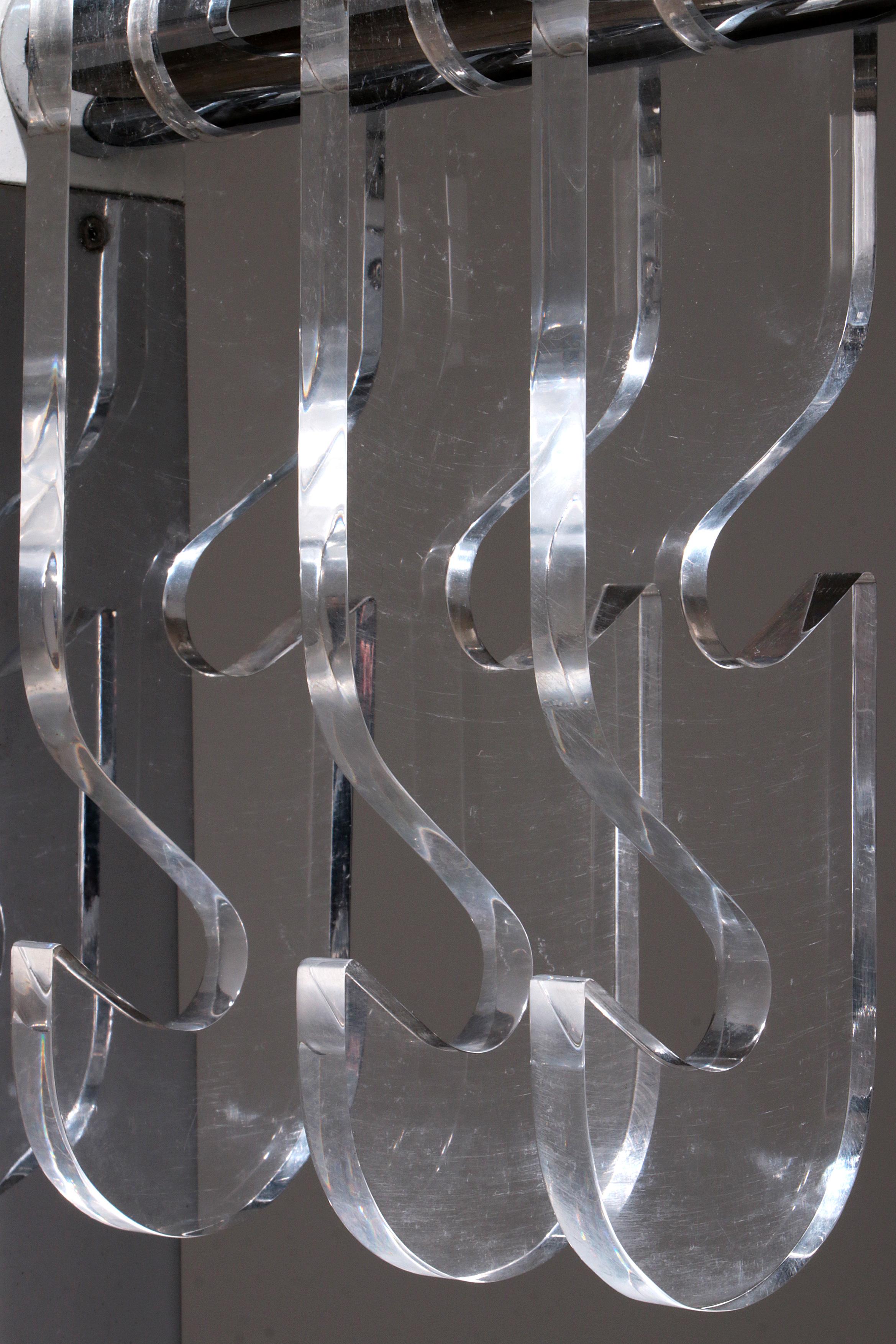 Italian Design Coat rack with white marble base and chrome uprights, 1970 For Sale 8