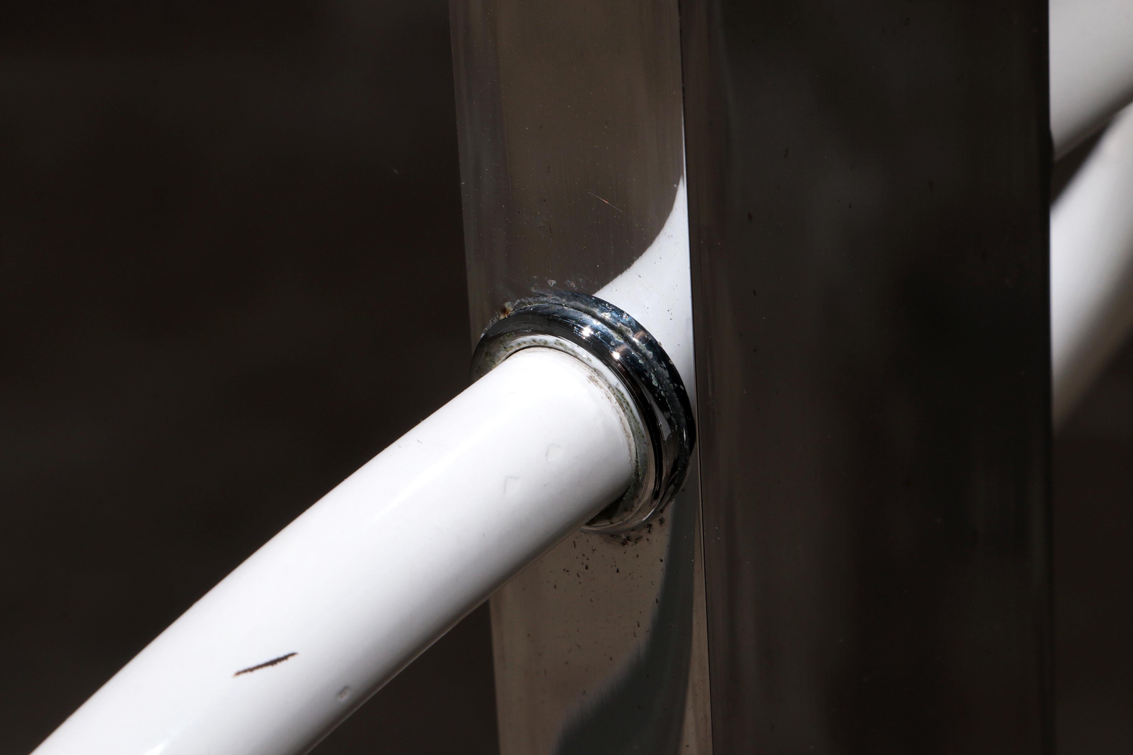 Italian Design Coat rack with white marble base and chrome uprights, 1970 For Sale 9