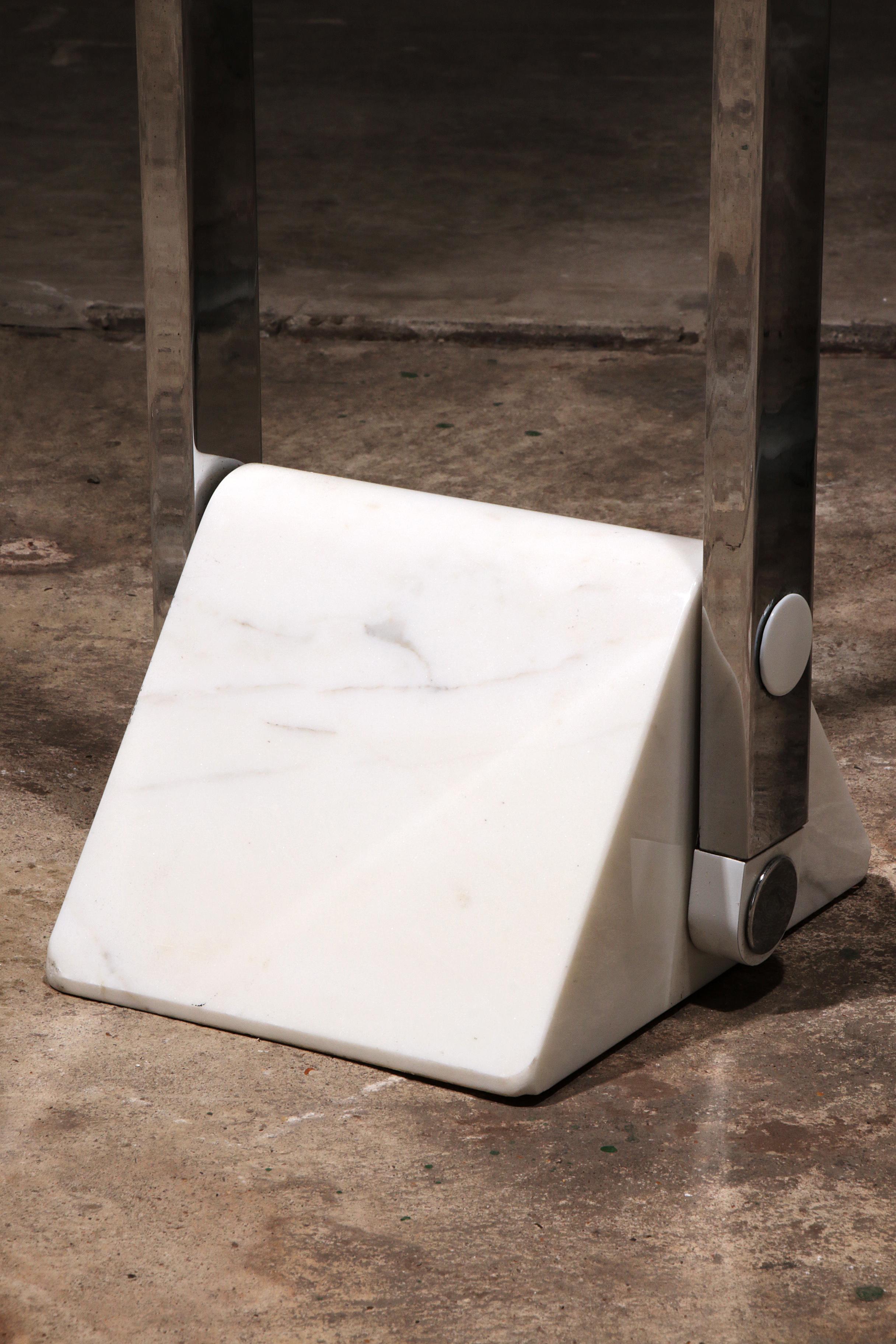 Italian Design Coat rack with white marble base and chrome uprights, 1970 For Sale 3