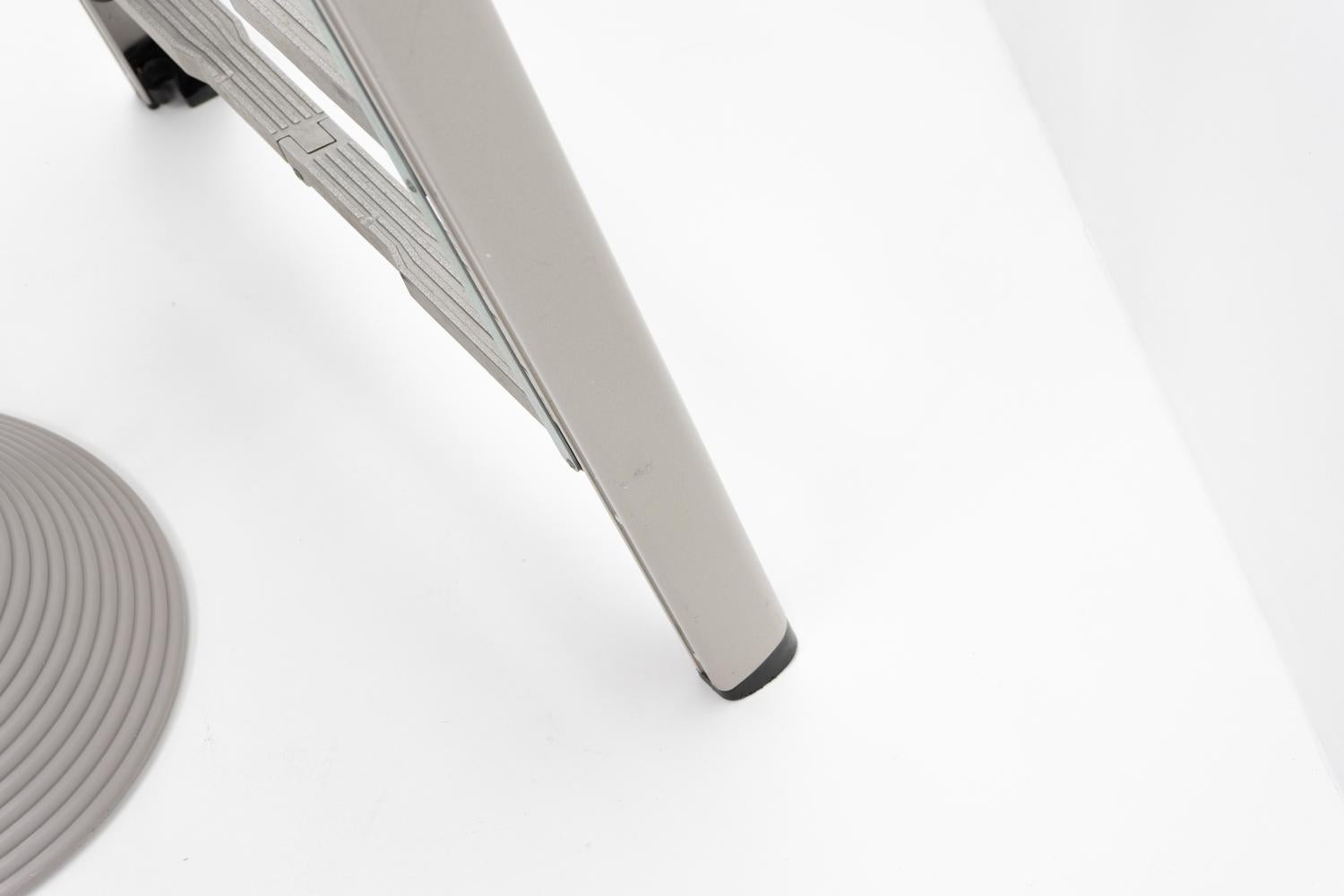 Appendiabiti e scale pieghevoli di design italiano 