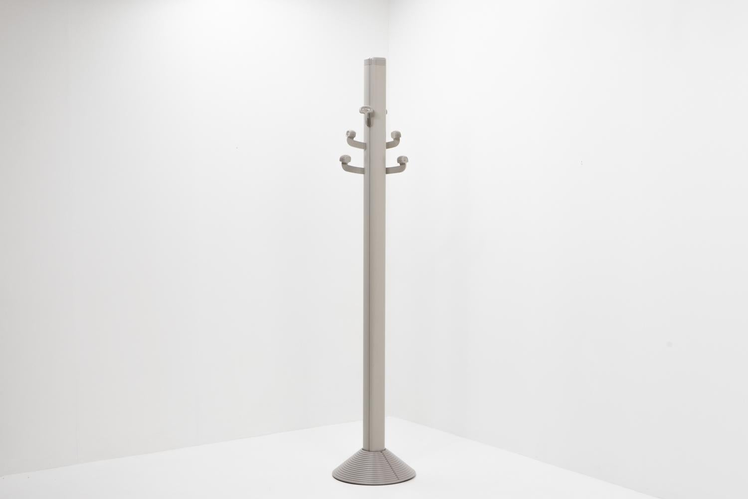 Italiano Appendiabiti e scale pieghevoli di design italiano 