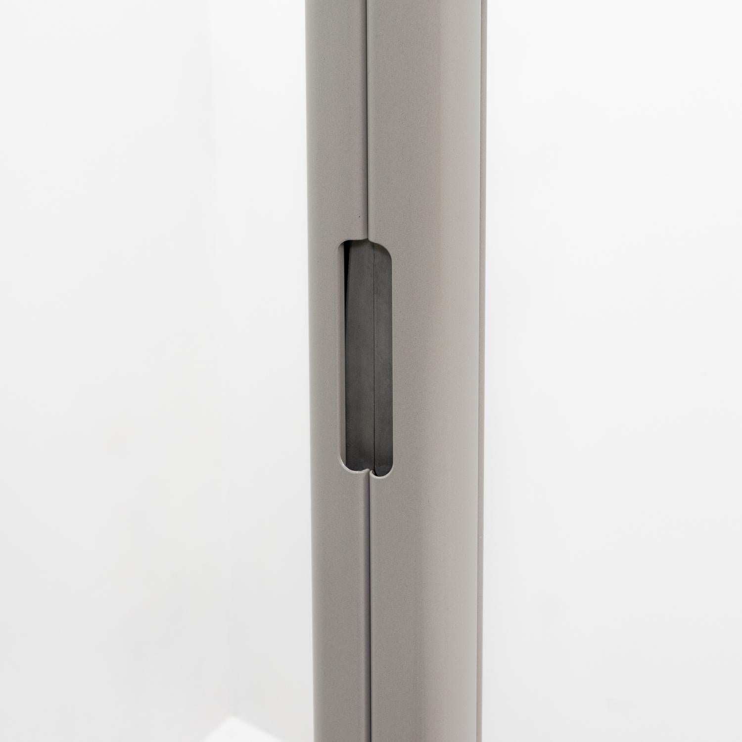 Appendiabiti e scale pieghevoli di design italiano 