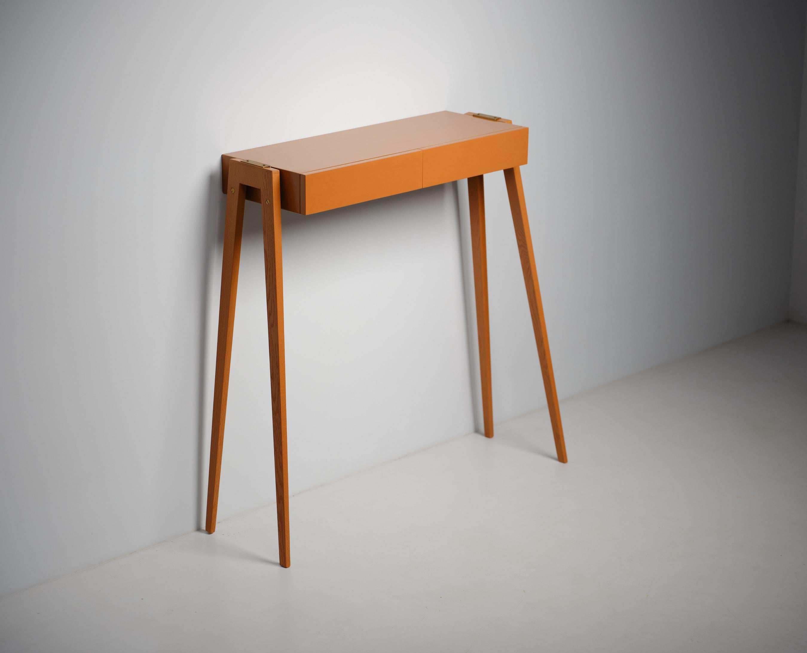 Italian Design Console from the 1950s: Restyled Elegance in Modern Rust Orange In Good Condition In Rome, IT