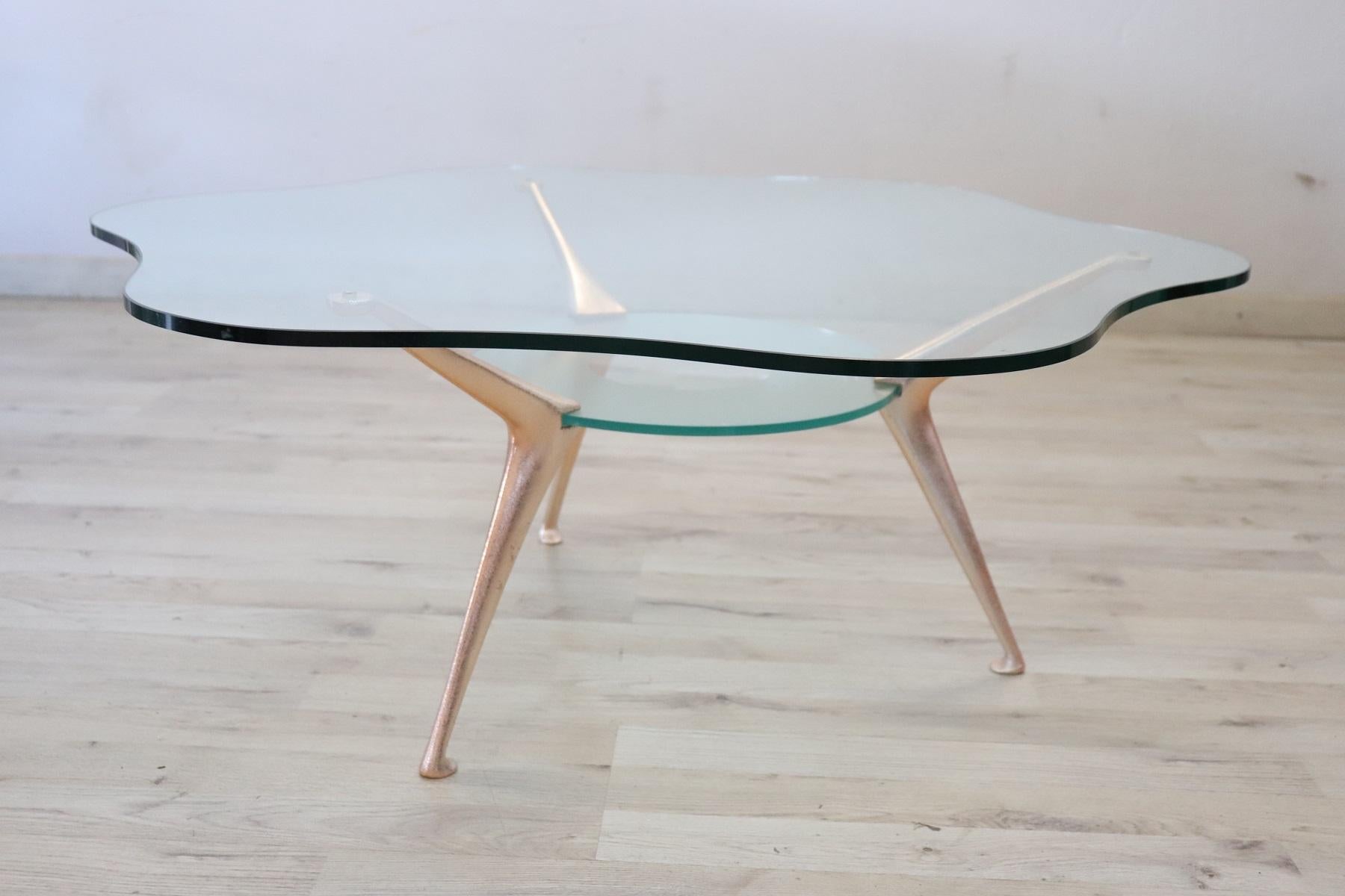 Italian Design Flower Coffee Table or Sofa Table by Bontempi, 1970s In Good Condition For Sale In Casale Monferrato, IT
