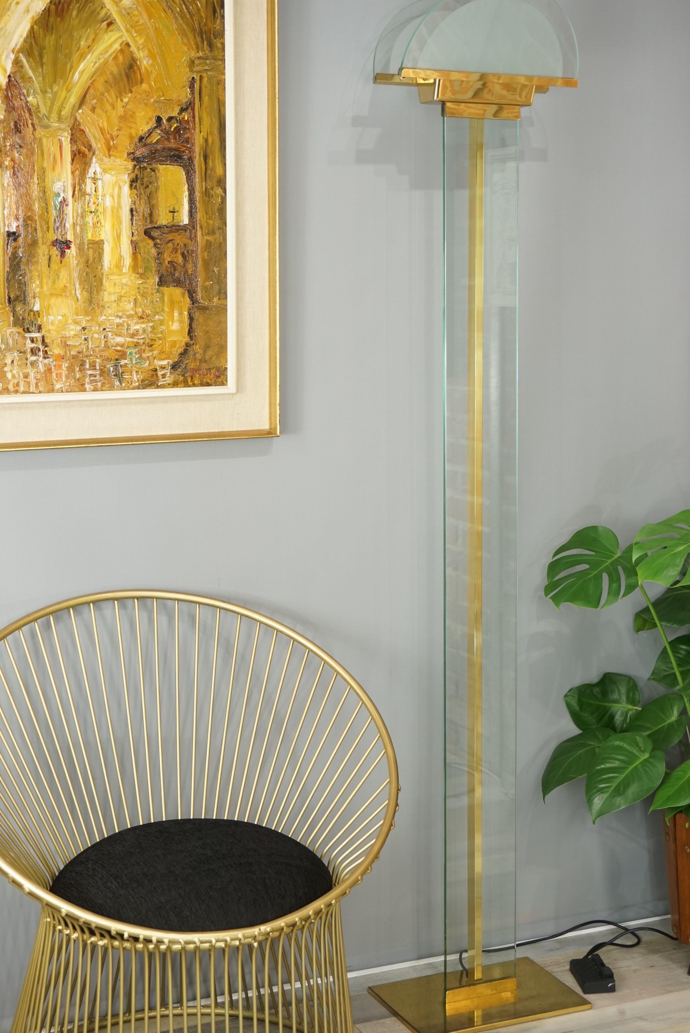  Italian Design from the 1970s by Mauro Martini Brass and Glass Floor Lamp In Good Condition In Tourcoing, FR