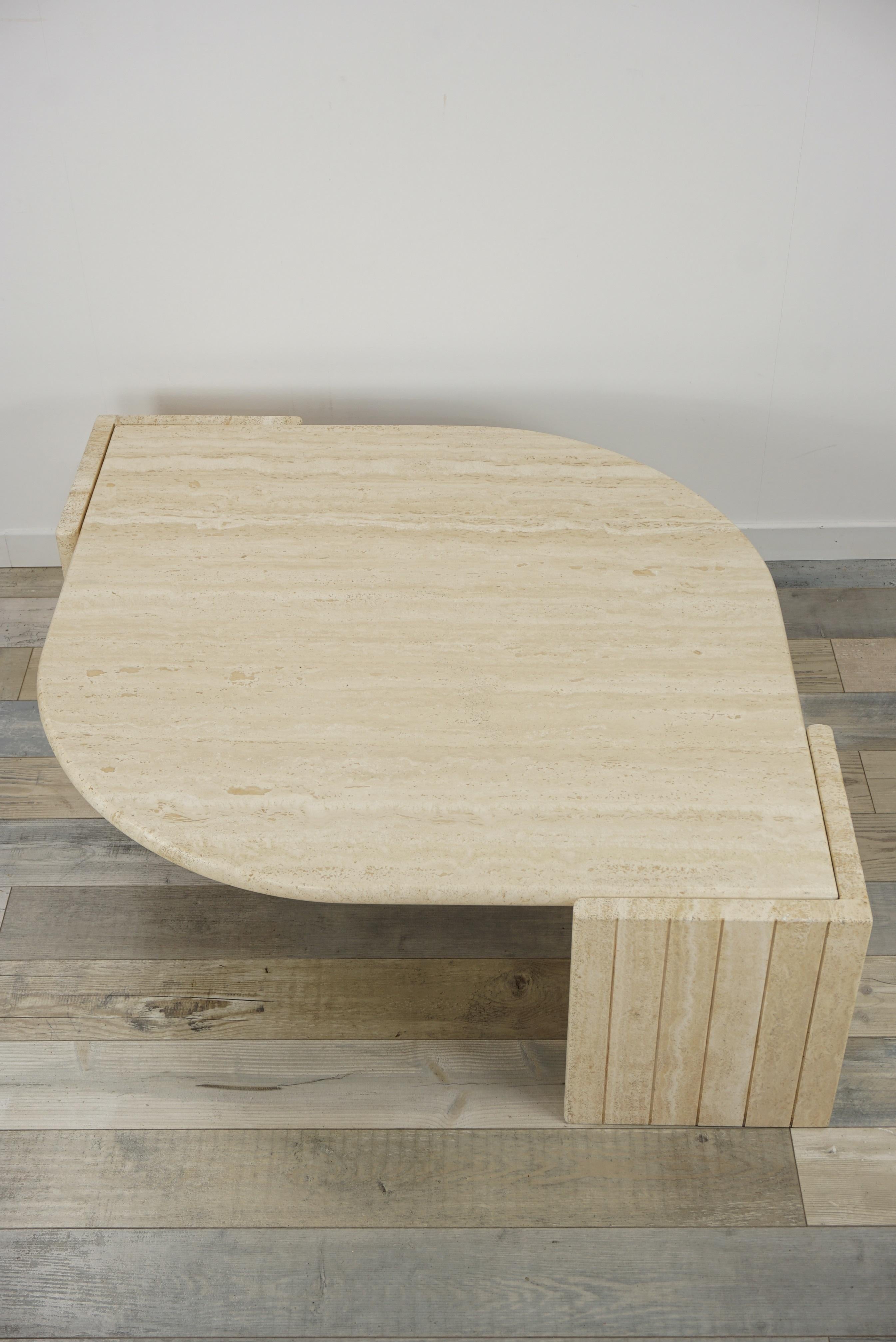 Italian Design from the 1970s Travertine Coffee Table In Good Condition In Tourcoing, FR