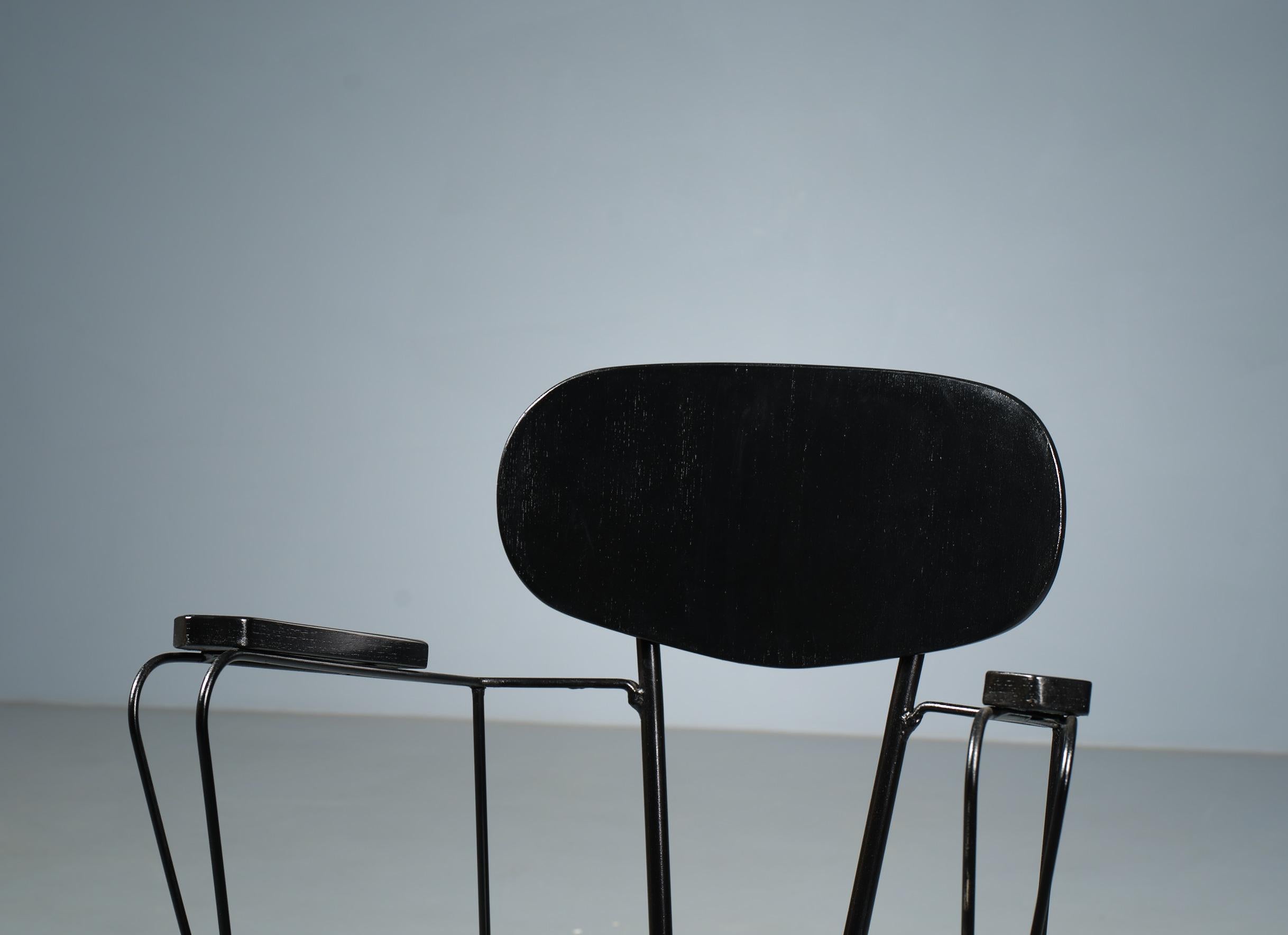 Design/One : Chaise de bureau avec accoudoirs des années 1950 entièrement restaurée en vente 2