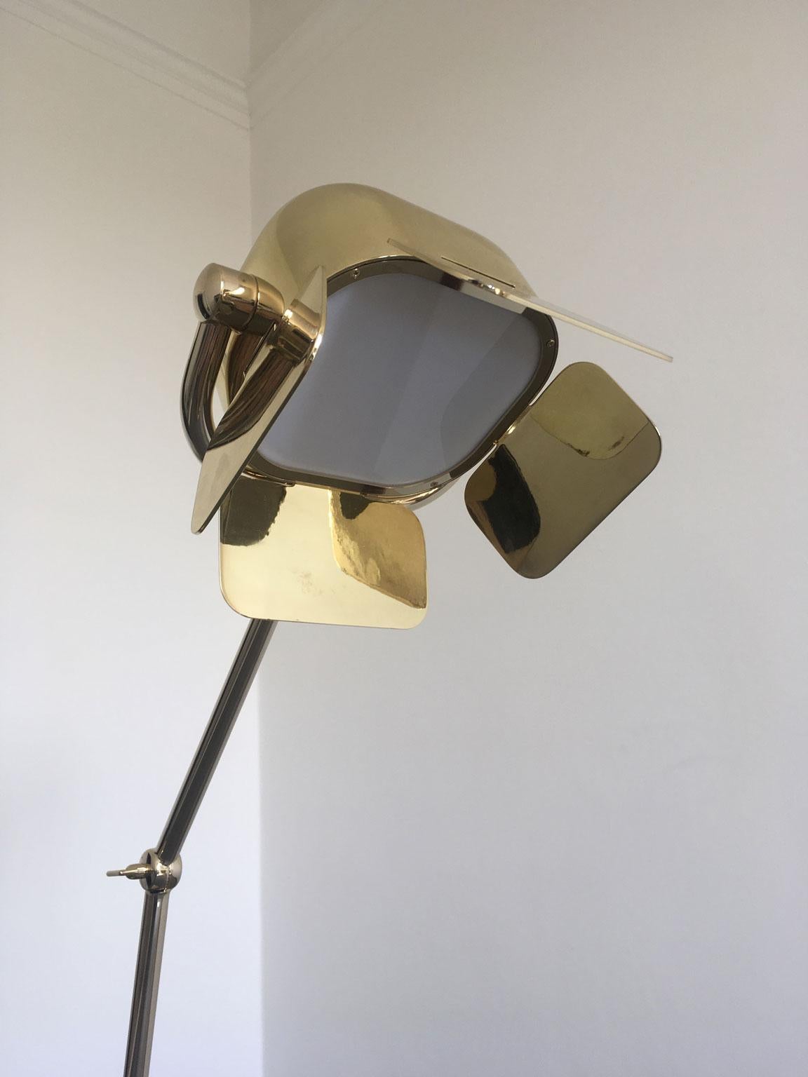 Minimalist Italian Design Ghidini 1961 Flamingo Brass Table Lamp For Sale