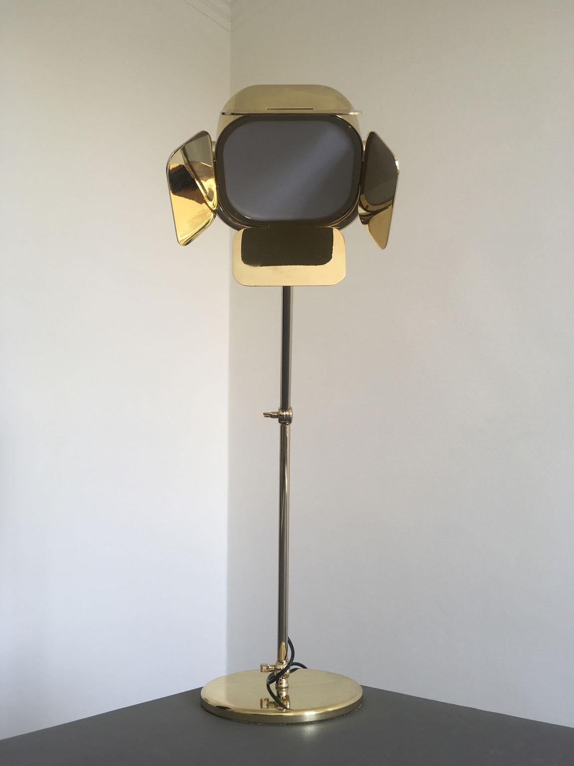Italian Design Ghidini 1961 Flamingo Brass Table Lamp For Sale 3