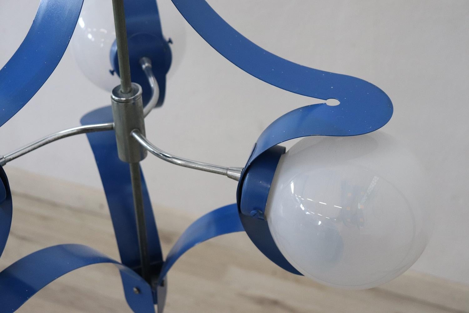 Italian Design Glass and Blue Lacquered Metal Stilnovo Style Chandelier, 1950s For Sale 1