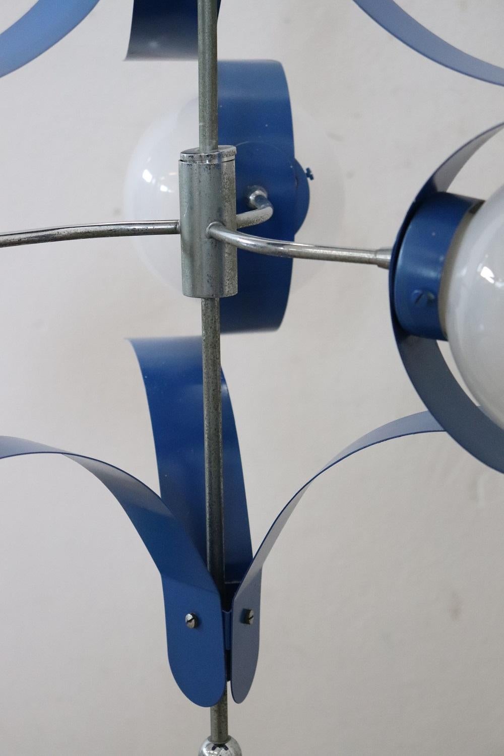 Italian Design Glass and Blue Lacquered Metal Stilnovo Style Chandelier, 1950s For Sale 4