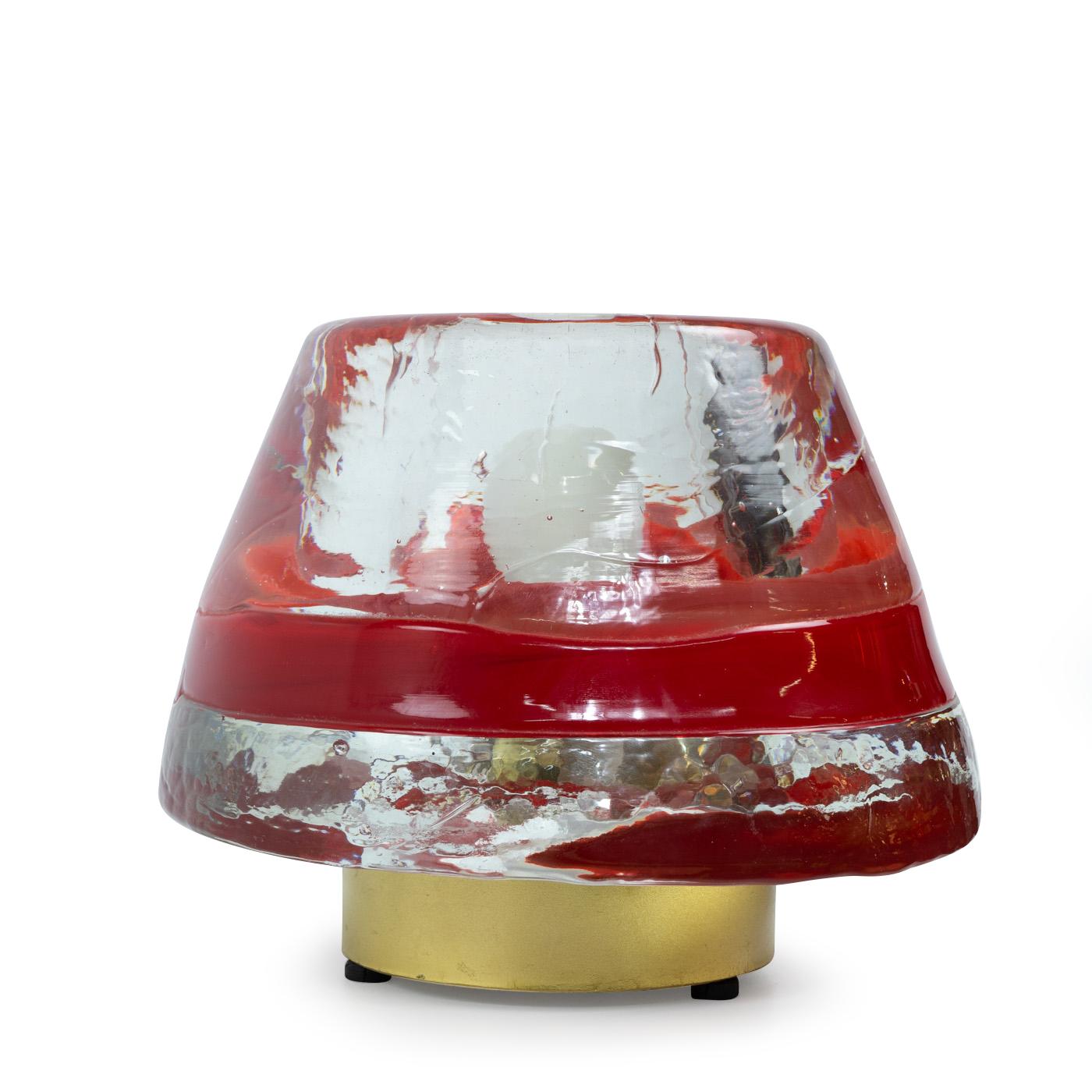 Lampe de table en verre de Leucos, Italie. Chaque lampe de cette série est unique et présente son propre caractère et ses imperfections, car elles sont entièrement fabriquées à la main.


A propos du producteur : 

Leucos est une entreprise