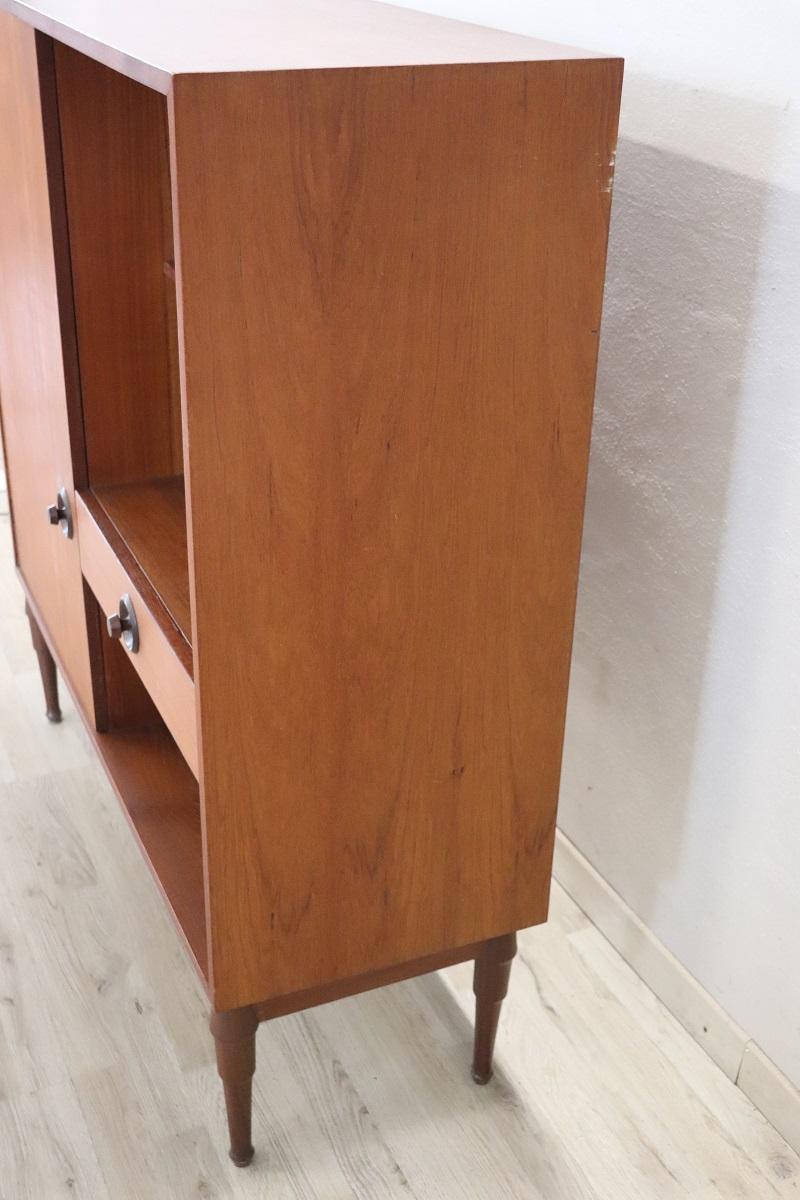 Italian Design Highboard in Teak Veneer, 1960s For Sale 1