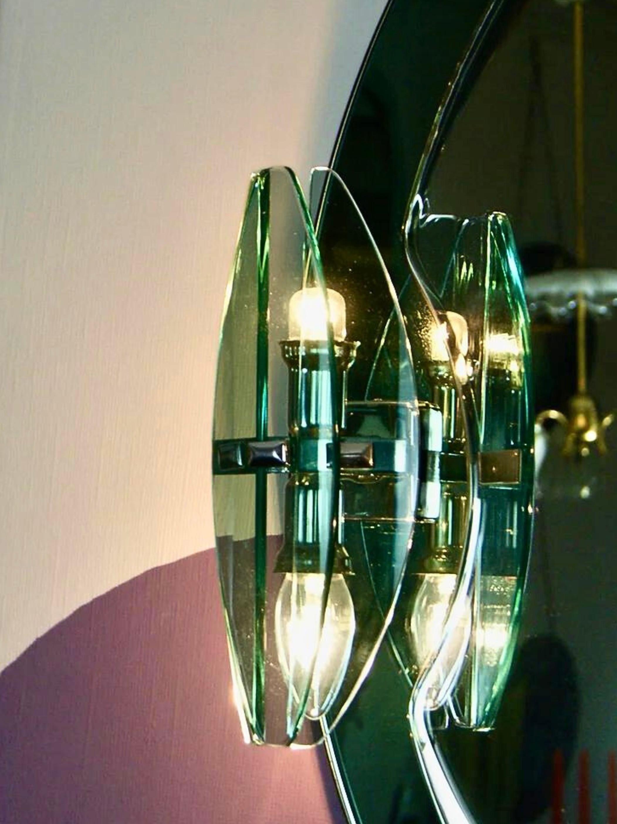 Autre Miroir mural éclairé au design italien avec 2 lampes par Veca Milano, années 1960 en vente