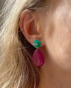 Red Jade 0.06c White Diamonds Green Agate 18k Gold Happy Flower Dangle Earrings