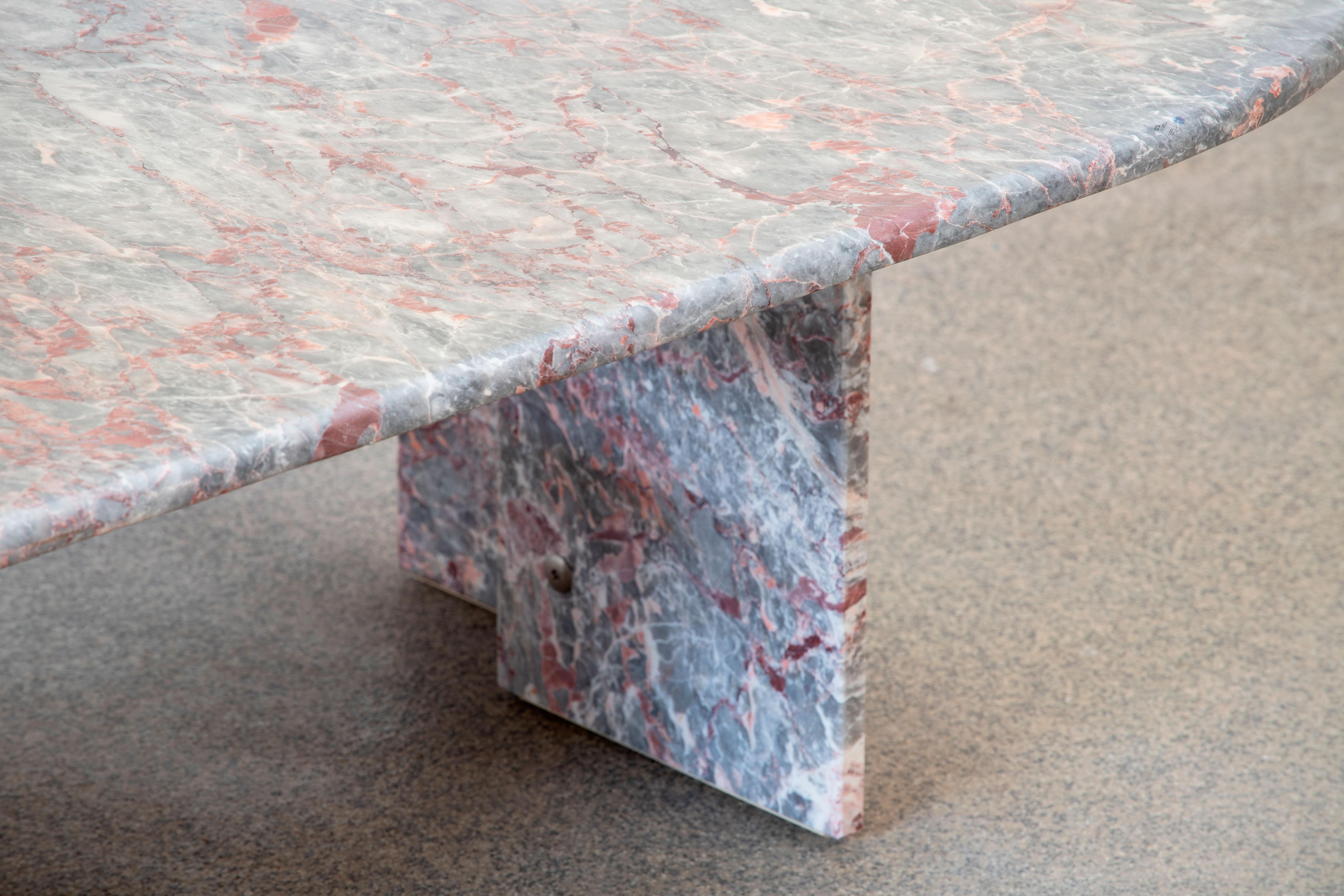Table basse en marbre de conception italienne, 1970 en vente 5