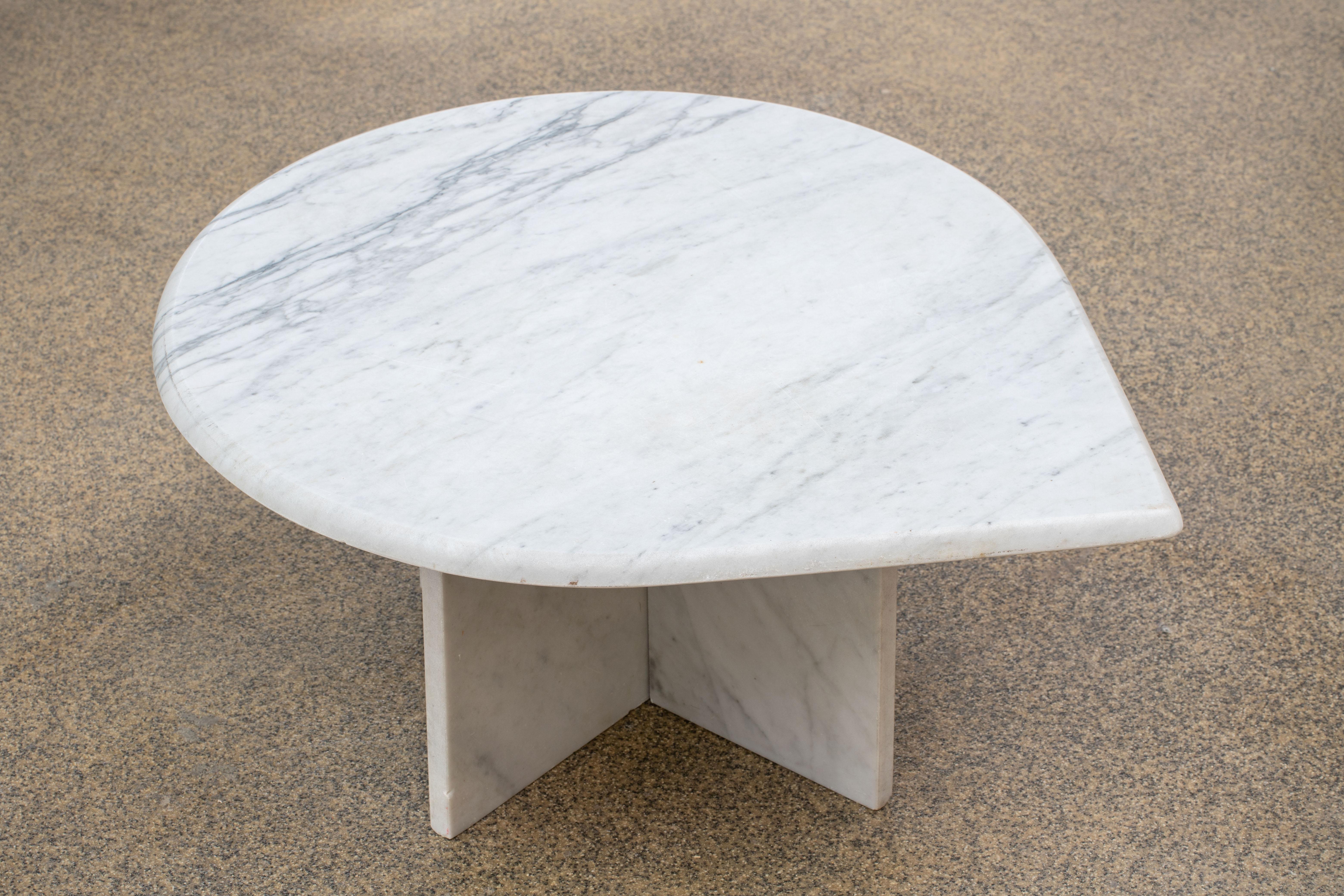 Italian Design Marble Coffee Table, 1970 For Sale 6