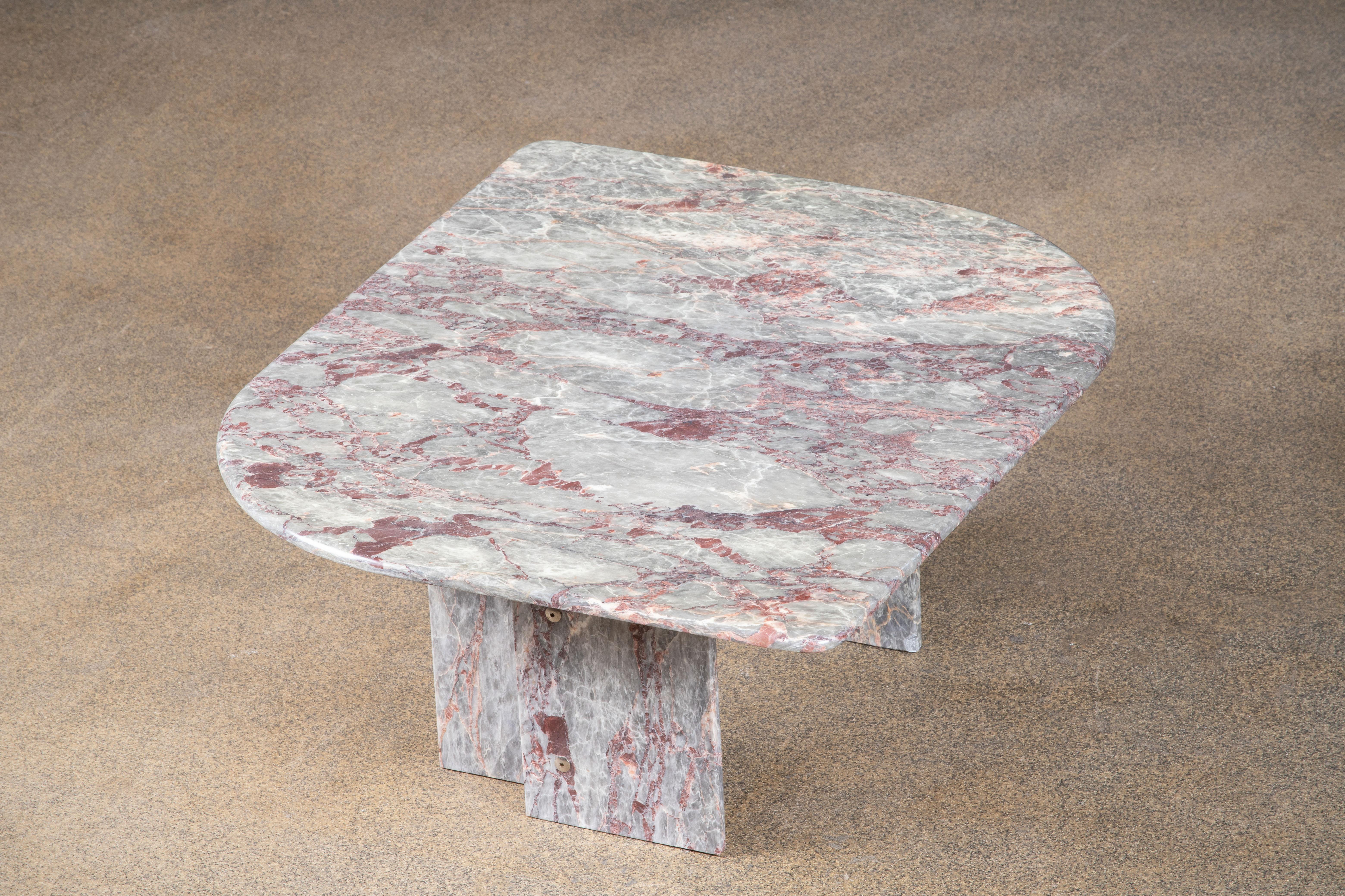 Table basse en marbre de conception italienne, 1970 en vente 8