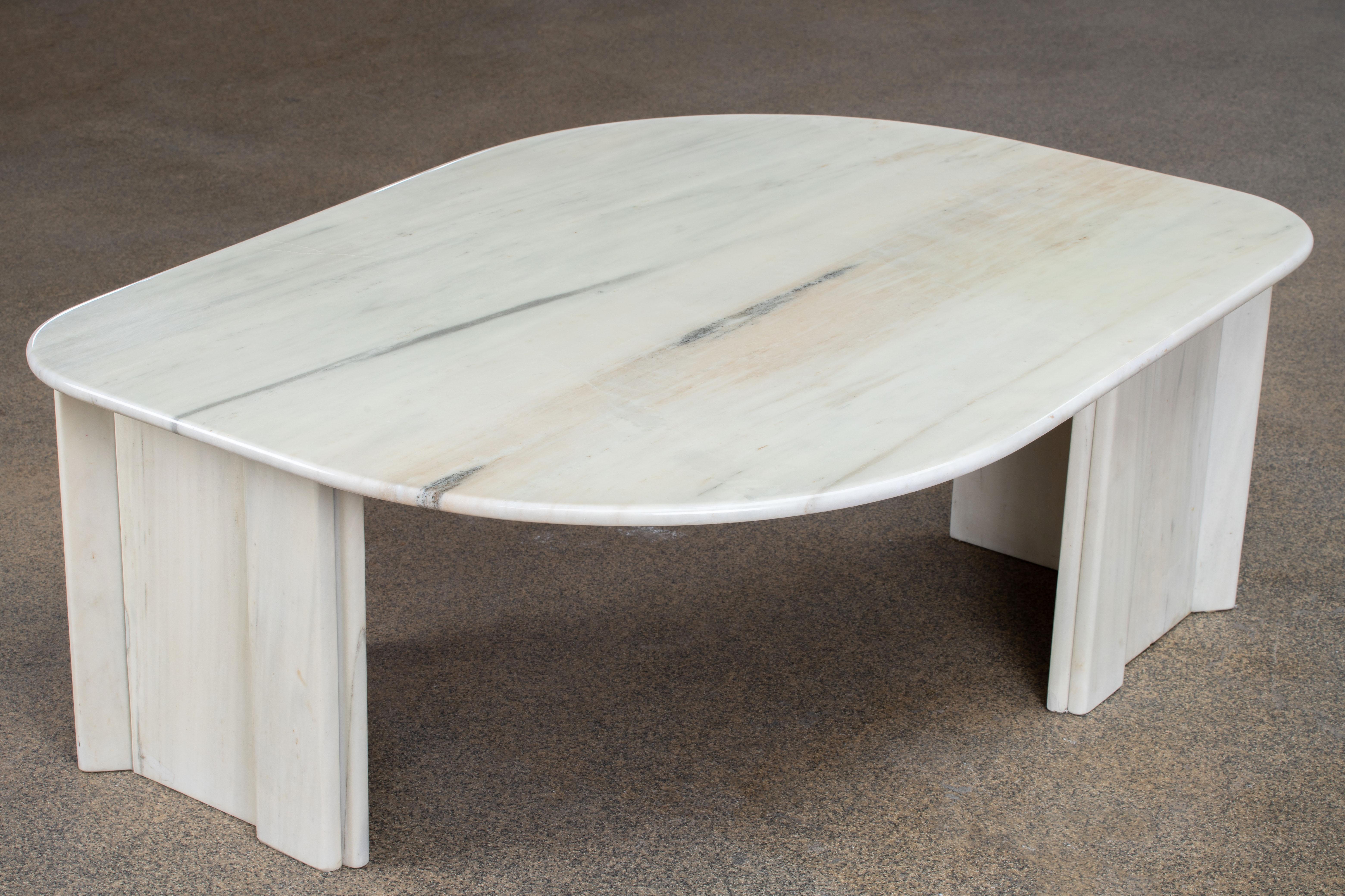 Italian Design Marble Coffee Table, 1970 For Sale 9