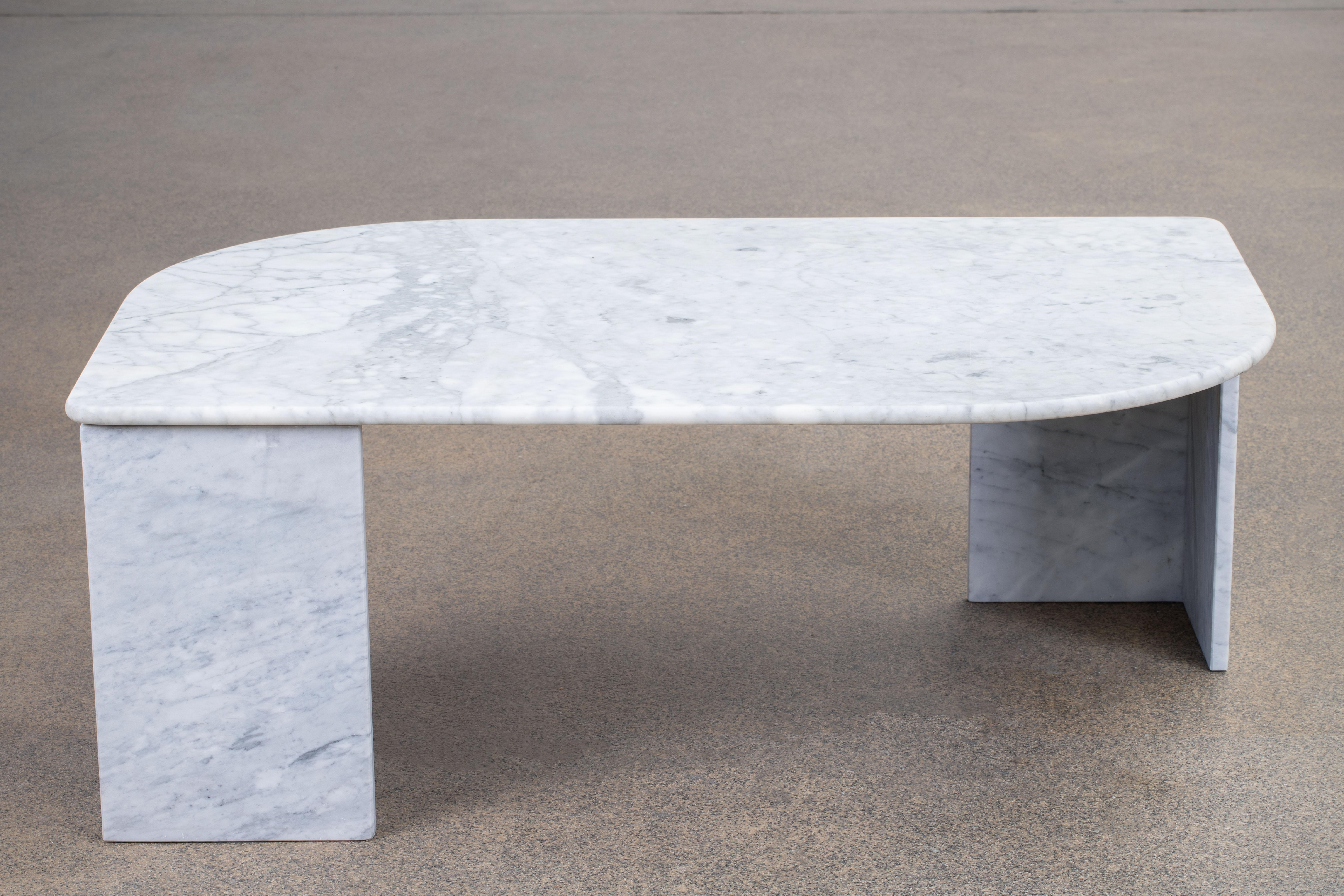 Italian Design Marble Coffee Table, 1970 For Sale 14