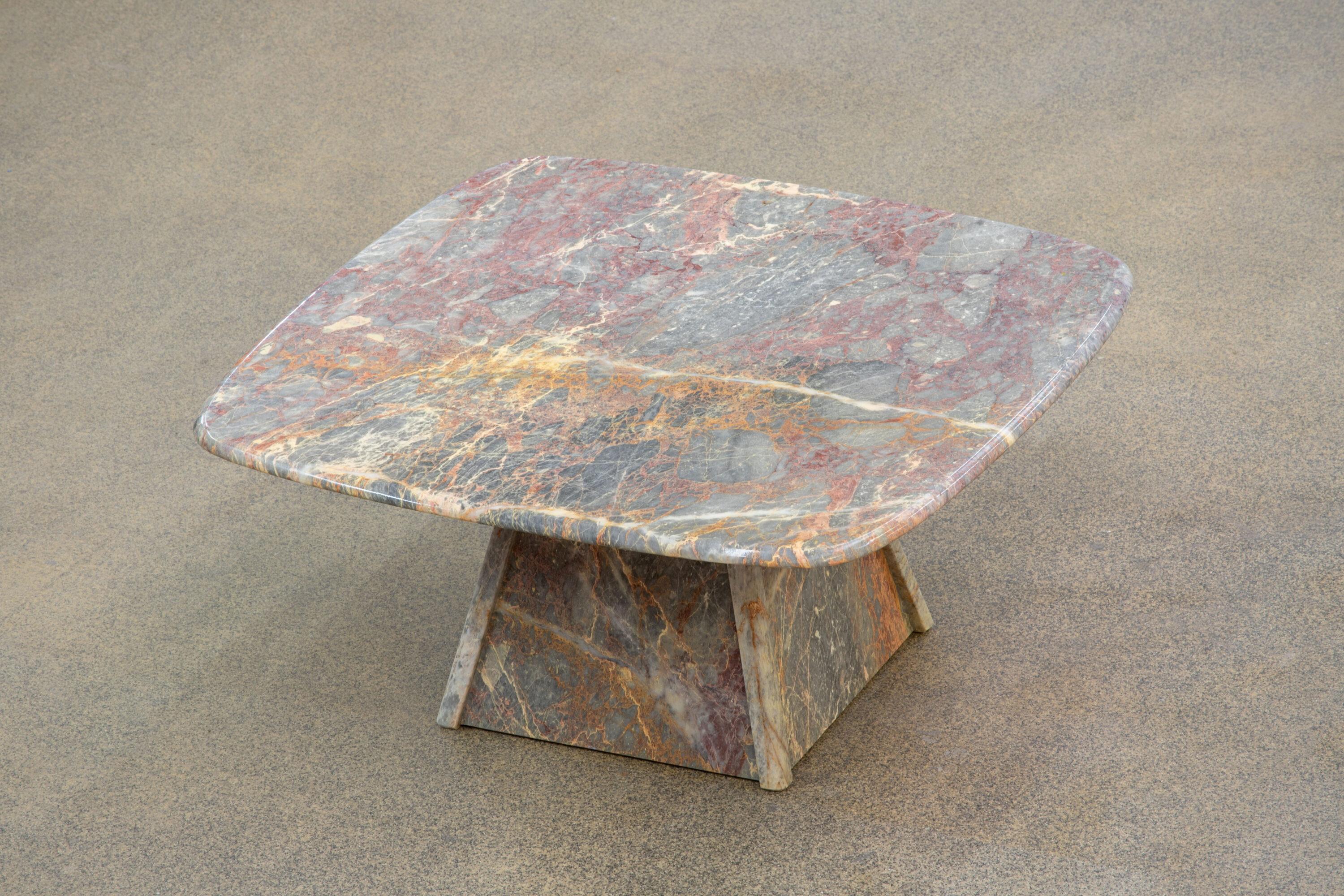 Italian Design Marble Coffee Table, 1970 For Sale 2
