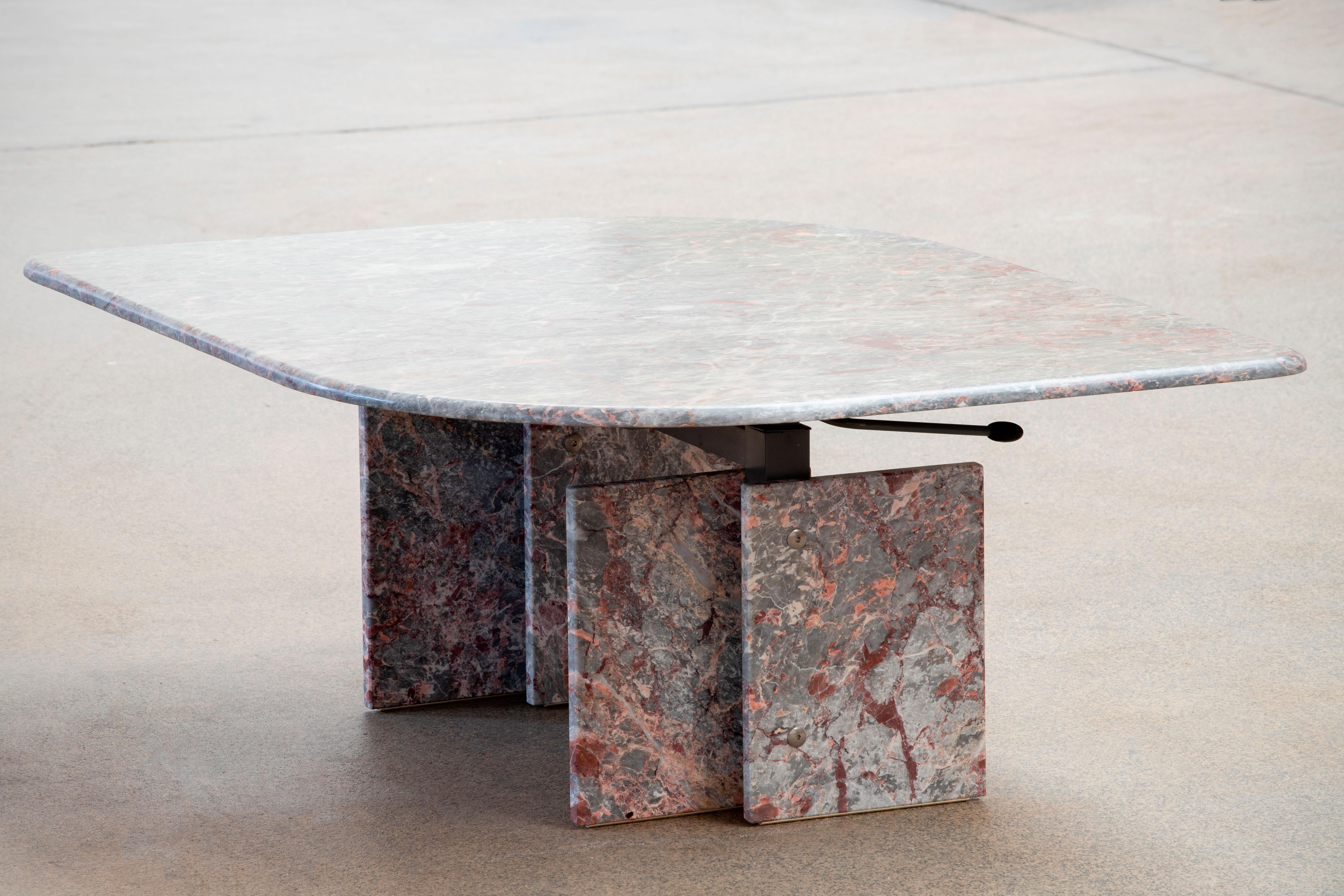 Table basse en marbre de conception italienne, 1970 en vente 2