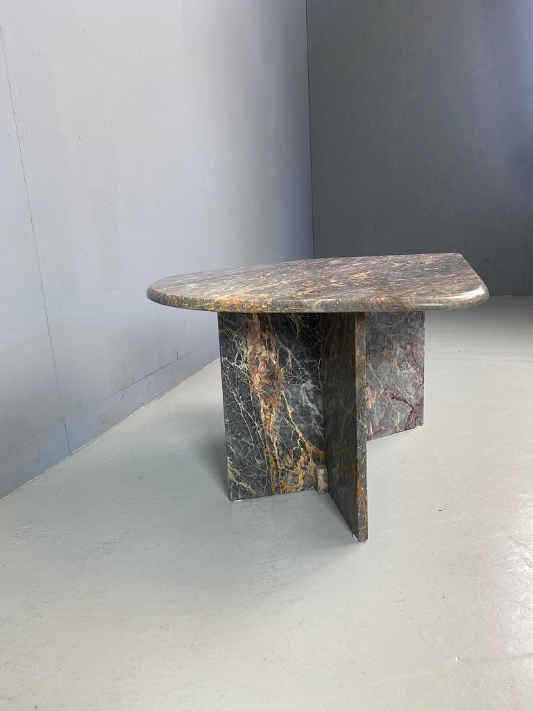 Hand-Crafted Italian design marble side table or small coffee table organic shaped -1970-