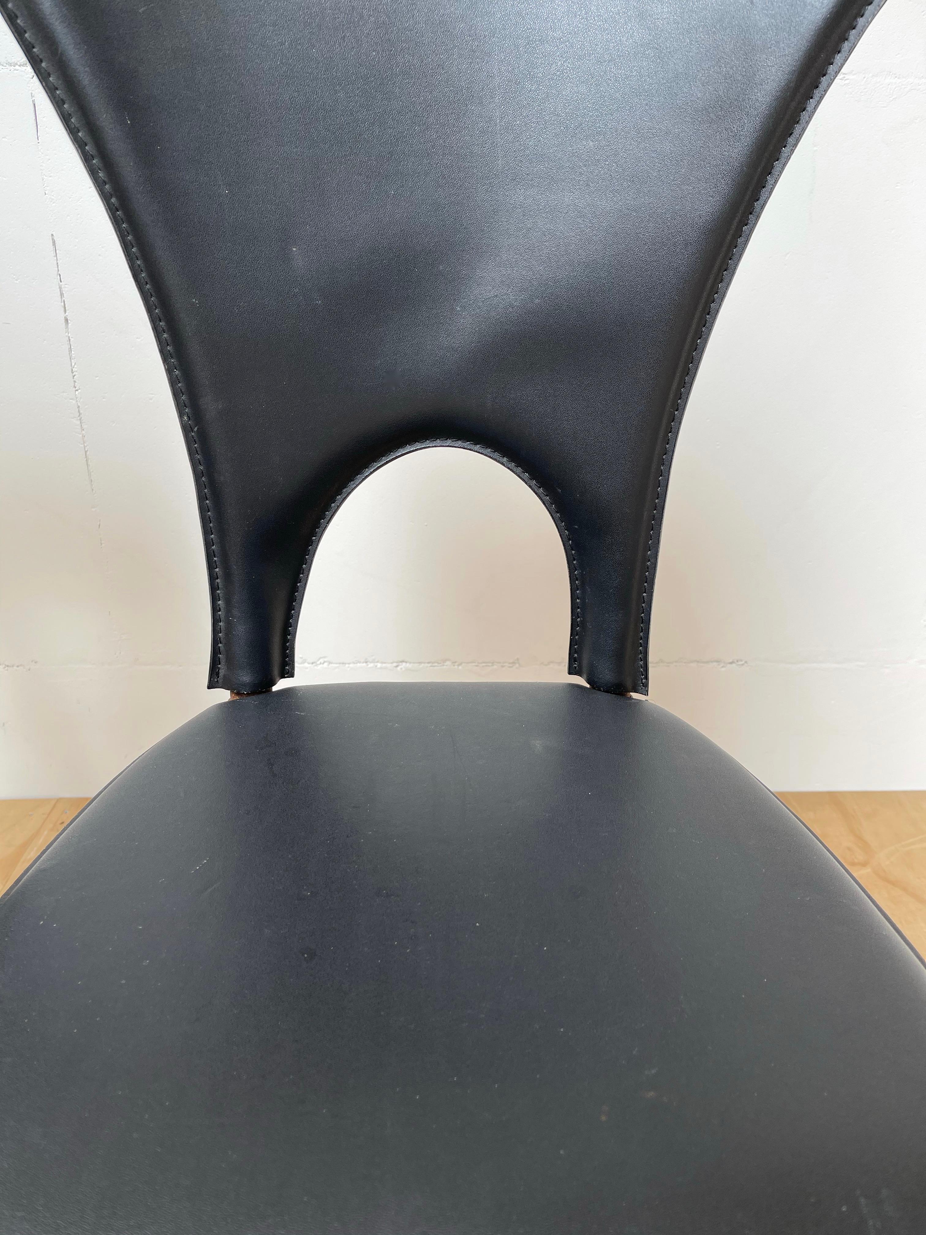 Design italien The Modernity Set of 4 Dining Chairs w. Sièges en cuir noir en vente 9