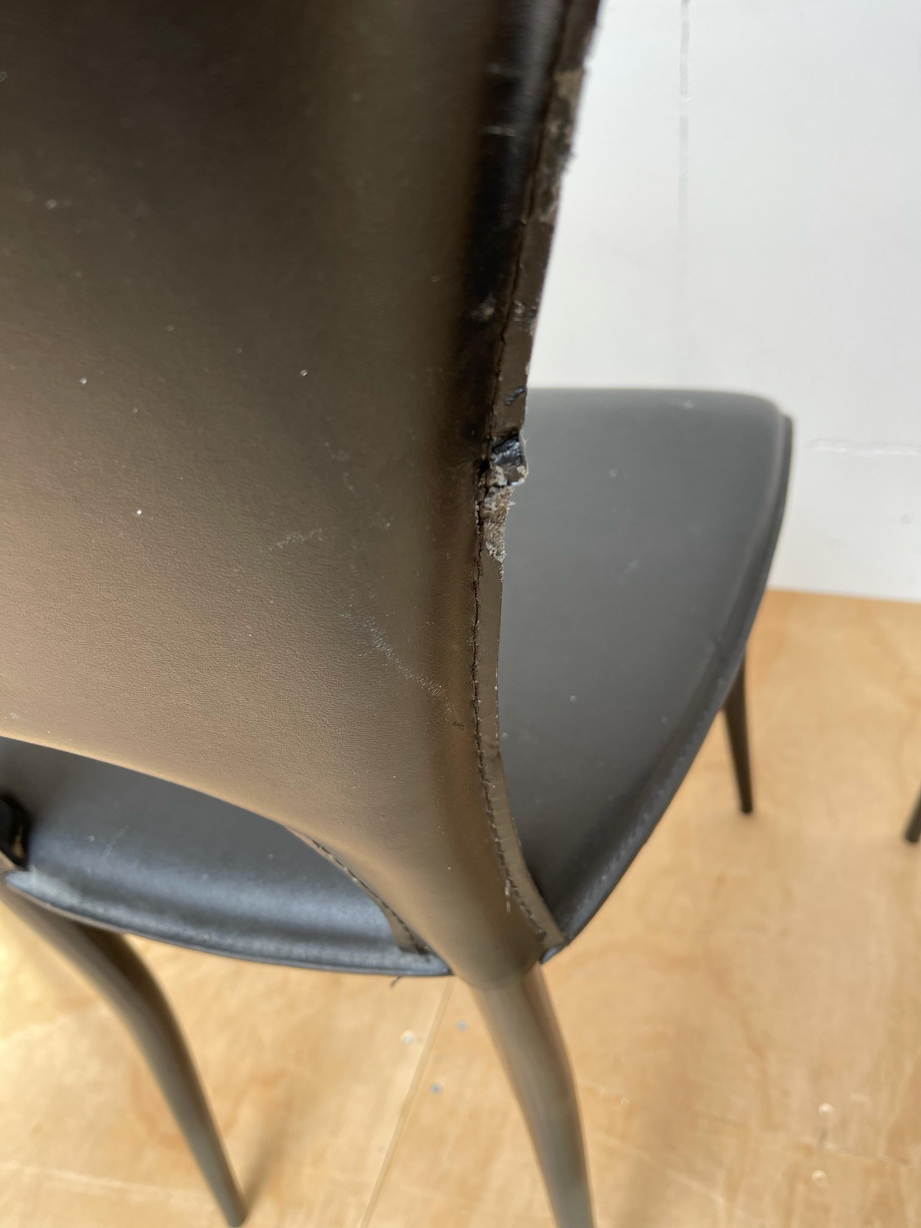 Design italien The Modernity Set of 4 Dining Chairs w. Sièges en cuir noir en vente 10